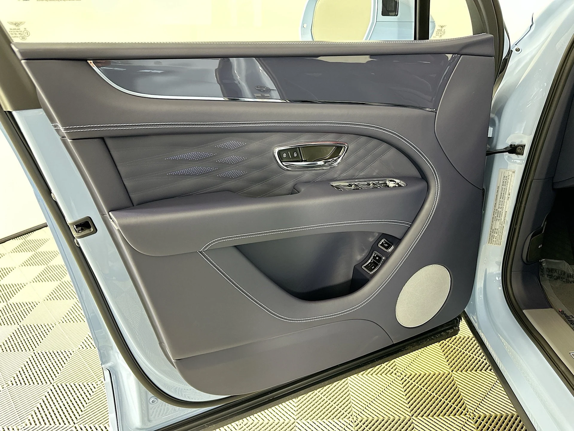 mph013_2823793168_14_ddedecd75c