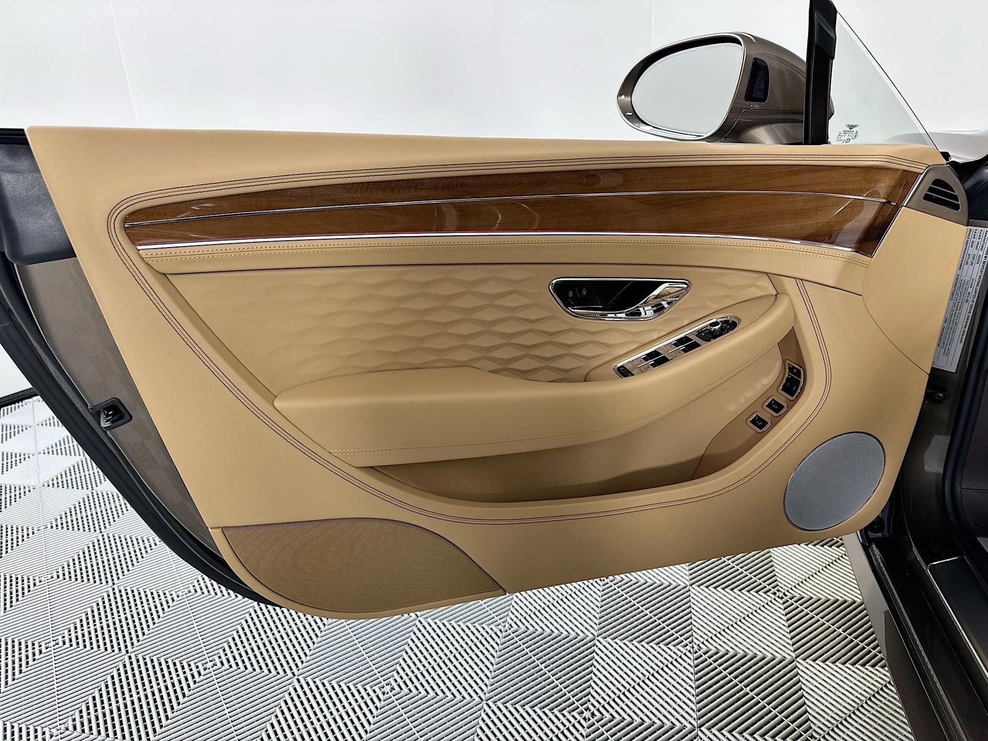 mph013_2825959827_14_26ab7431af