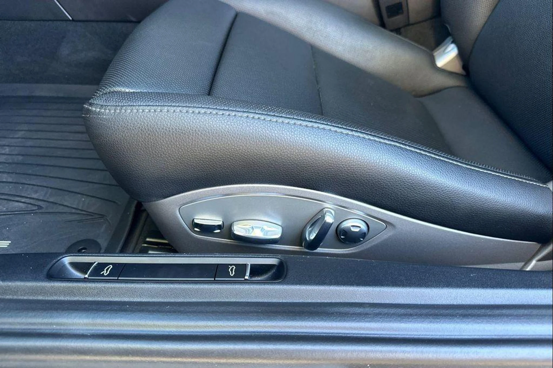 mph013_2827398238_x_n_Zgof4_ES_3ub_J1_Mc1_Vo_D_Aw9_Oi4_18f04f4668