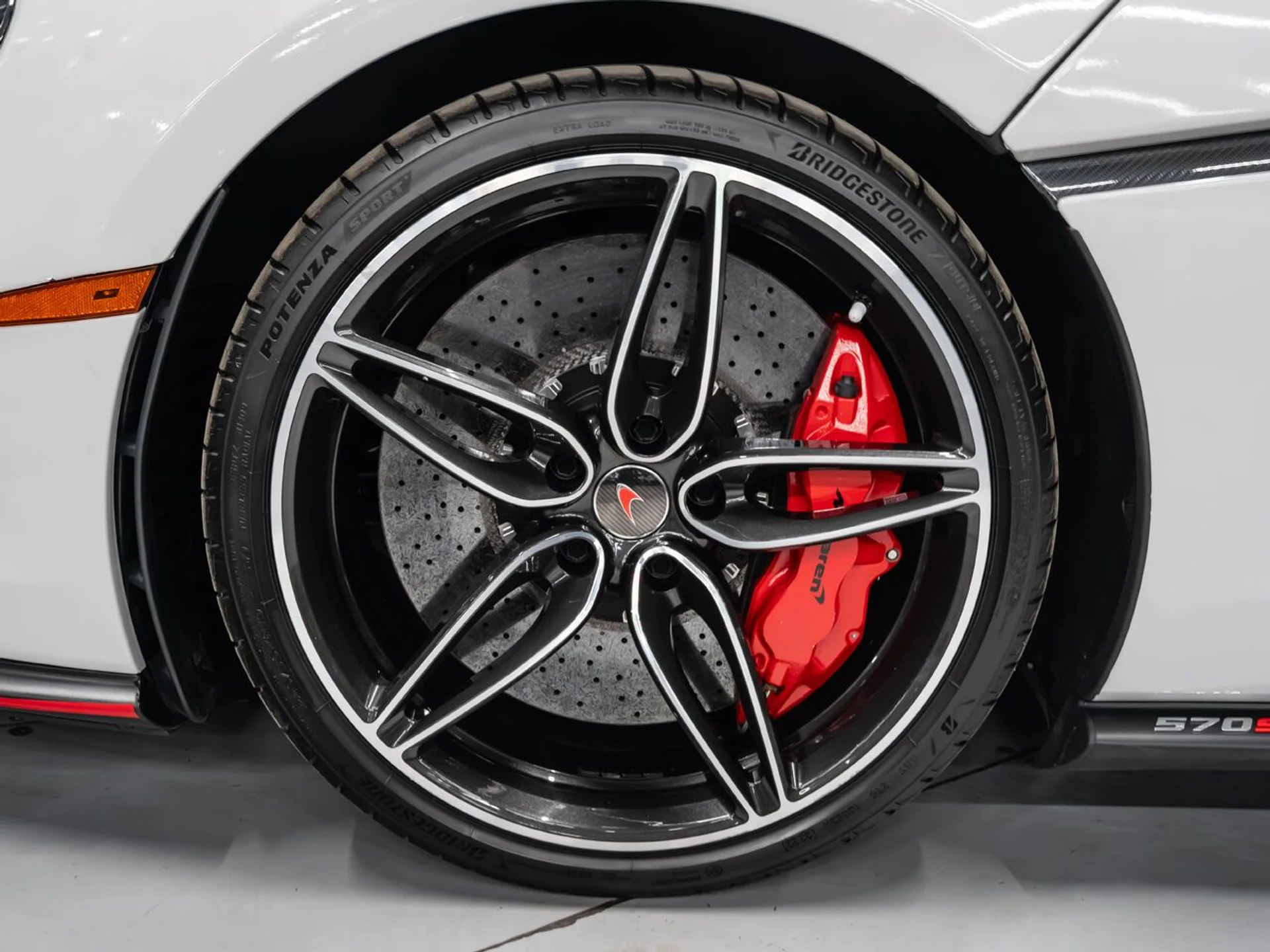 mph013_2828319958_mclaren_570s_2017_77727080f7