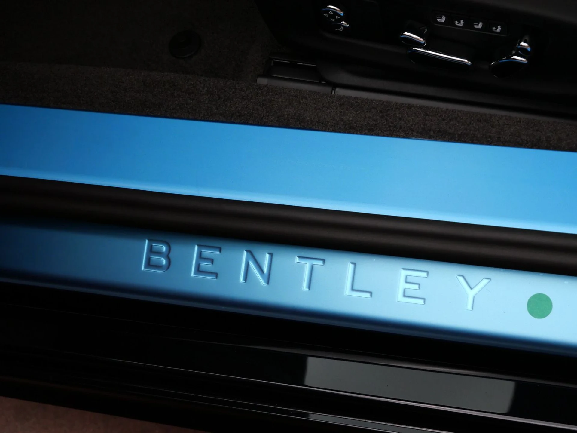 mph013_2834792736_11102941caf3c18b33b4d446bccf9596x_e82d2f018c