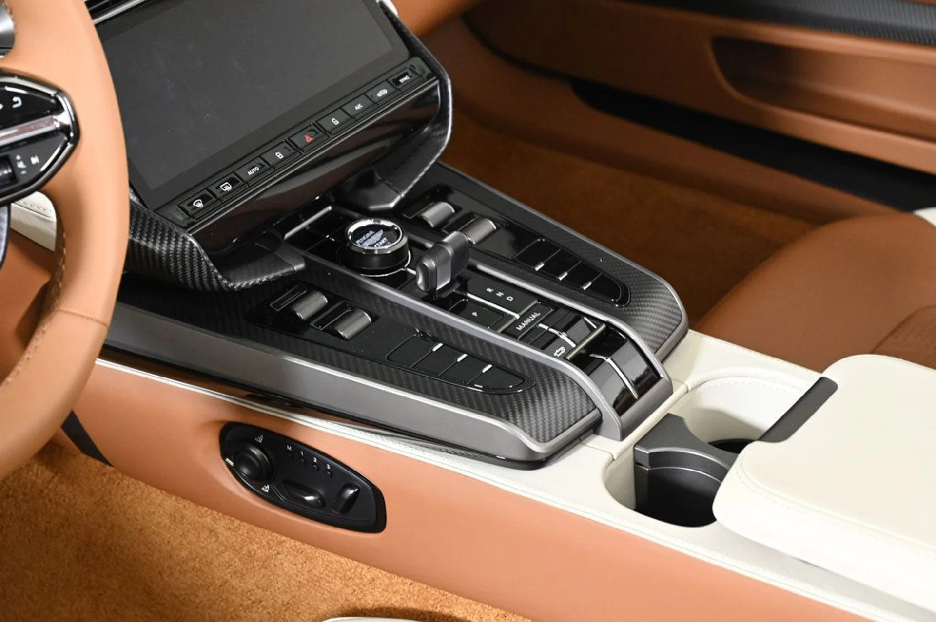 mph013_283498816_new_2026_aston_martin_vanquish_volante_11350_22936963_13_1024_bde7832b06