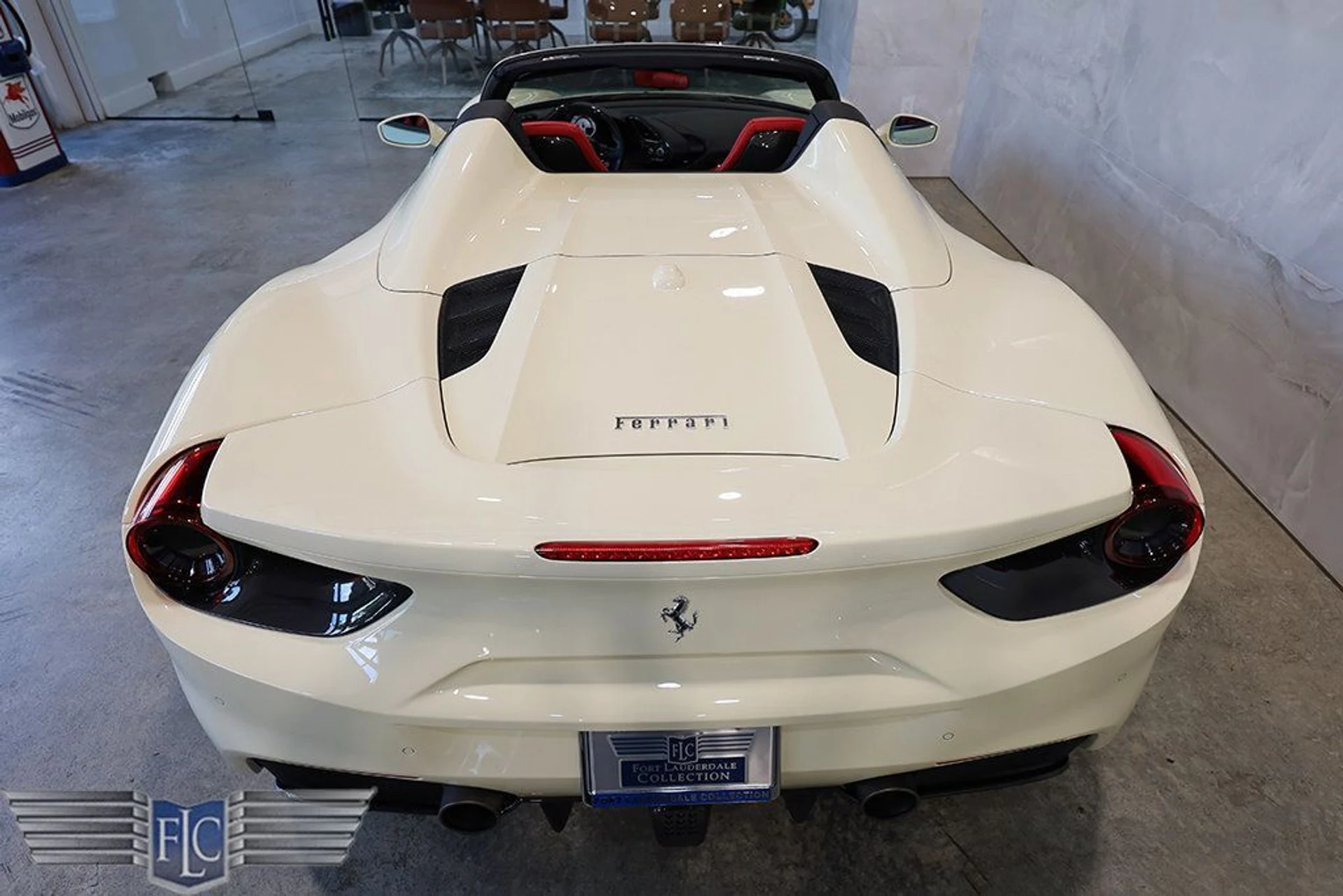 mph013_2836684345_used_2018_ferrari_488_spider_convertible_9689_22993121_14_1024_63659502d8