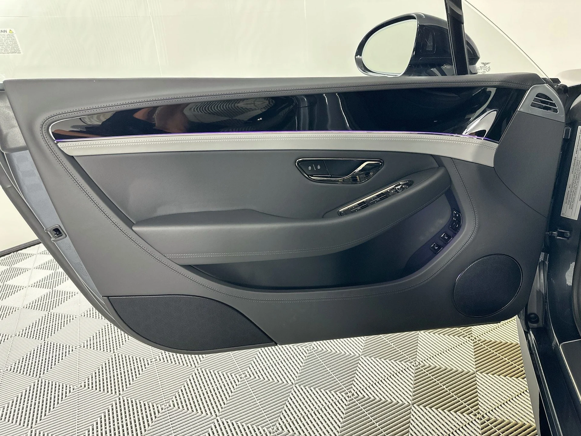 mph013_2842145565_14_1494acac4b