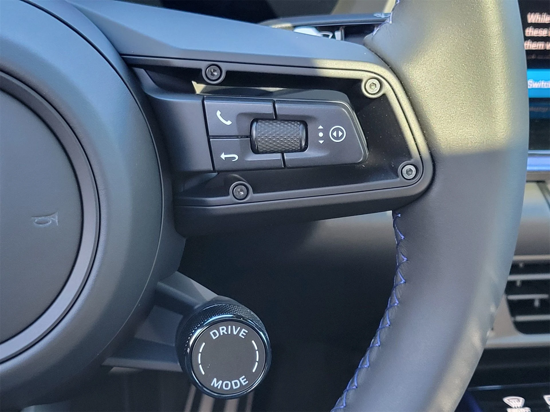 mph013_2842154364_056389c62dda5e9140d1ccb36698f57f_d14d177bf6