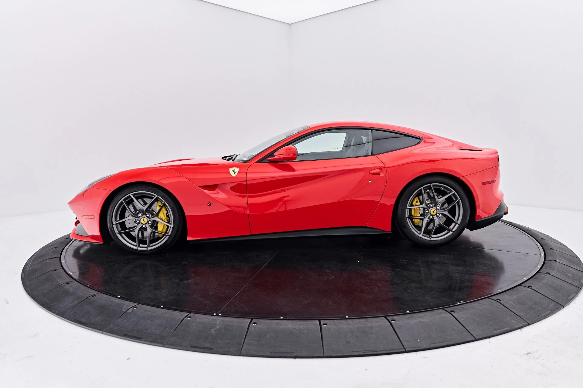 mph013_2855289314_Used_2016_Ferrari_F12_Berlinetta_1790987412_c80b2b76e4