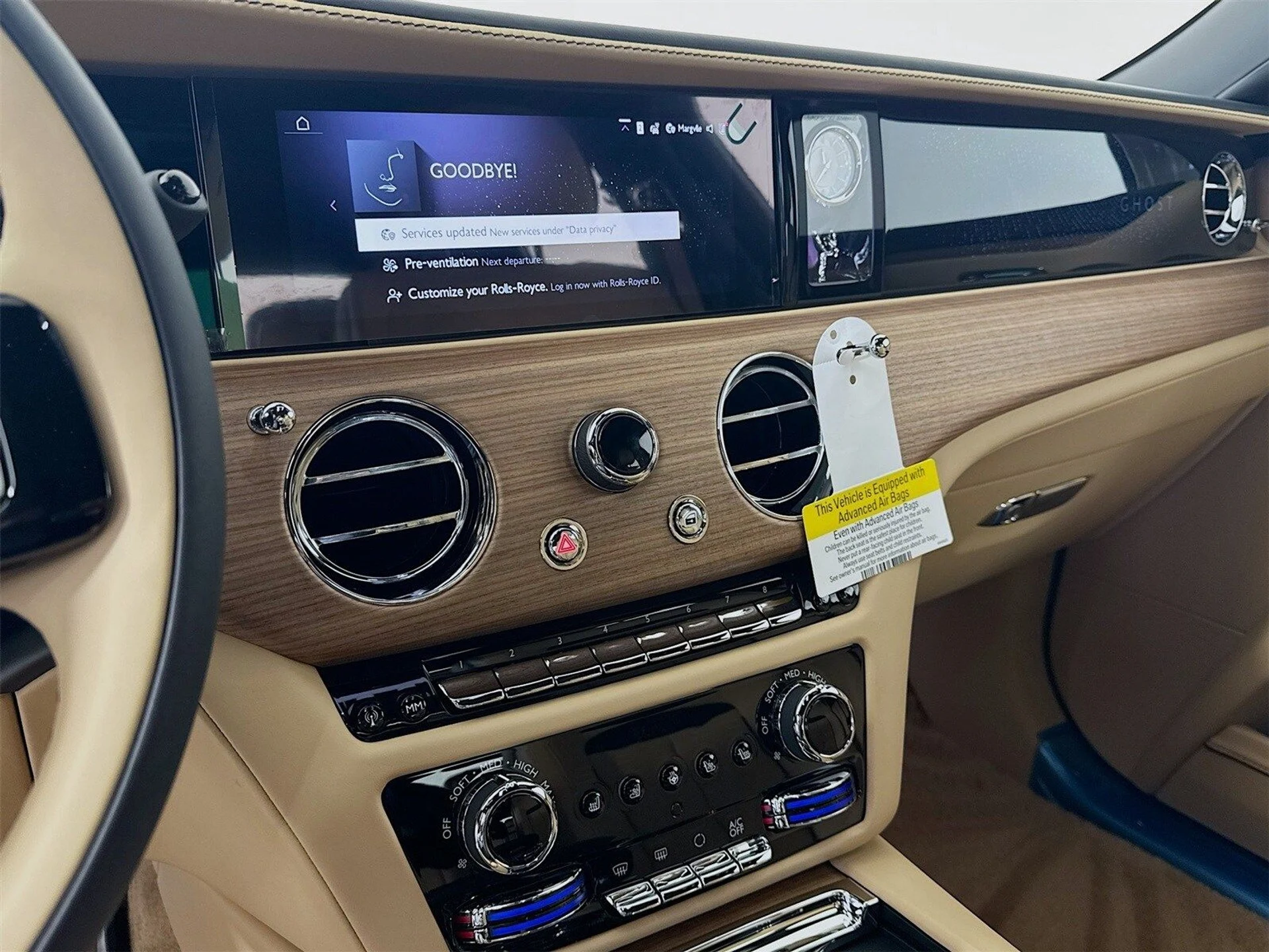 mph013_2856921646_b49badf0d5c8f83184d805830aa7cb56x_e8f82487ee