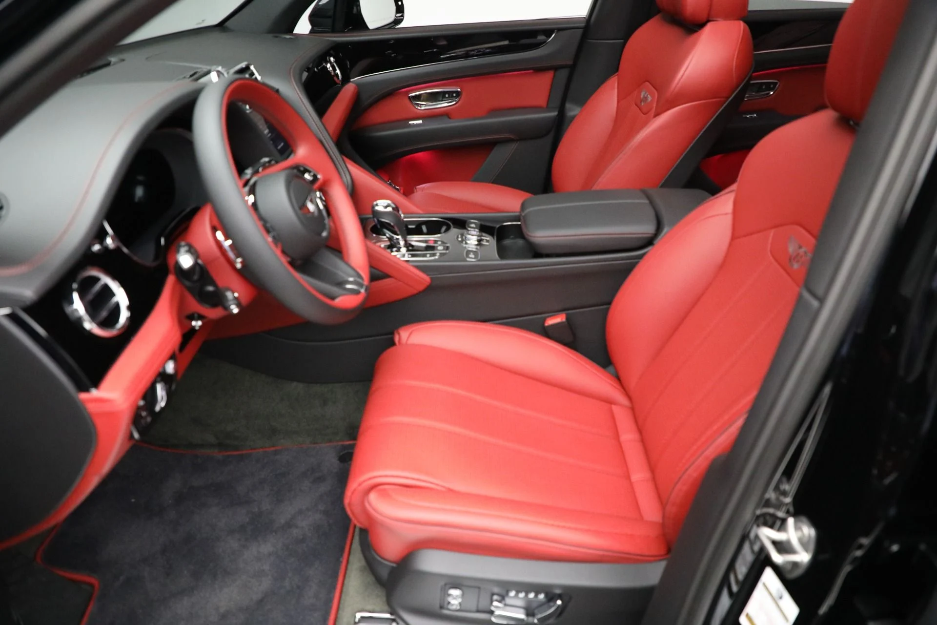 mph013_2862689398_Used_2022_Bentley_Bentayga_V8_1772749614_8a93c9d12b