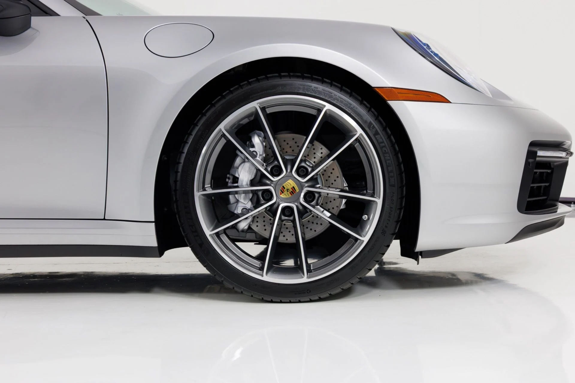 mph013_2868872541_Used_2022_Porsche_911_Carrera_1773941181_7cb97e02dc