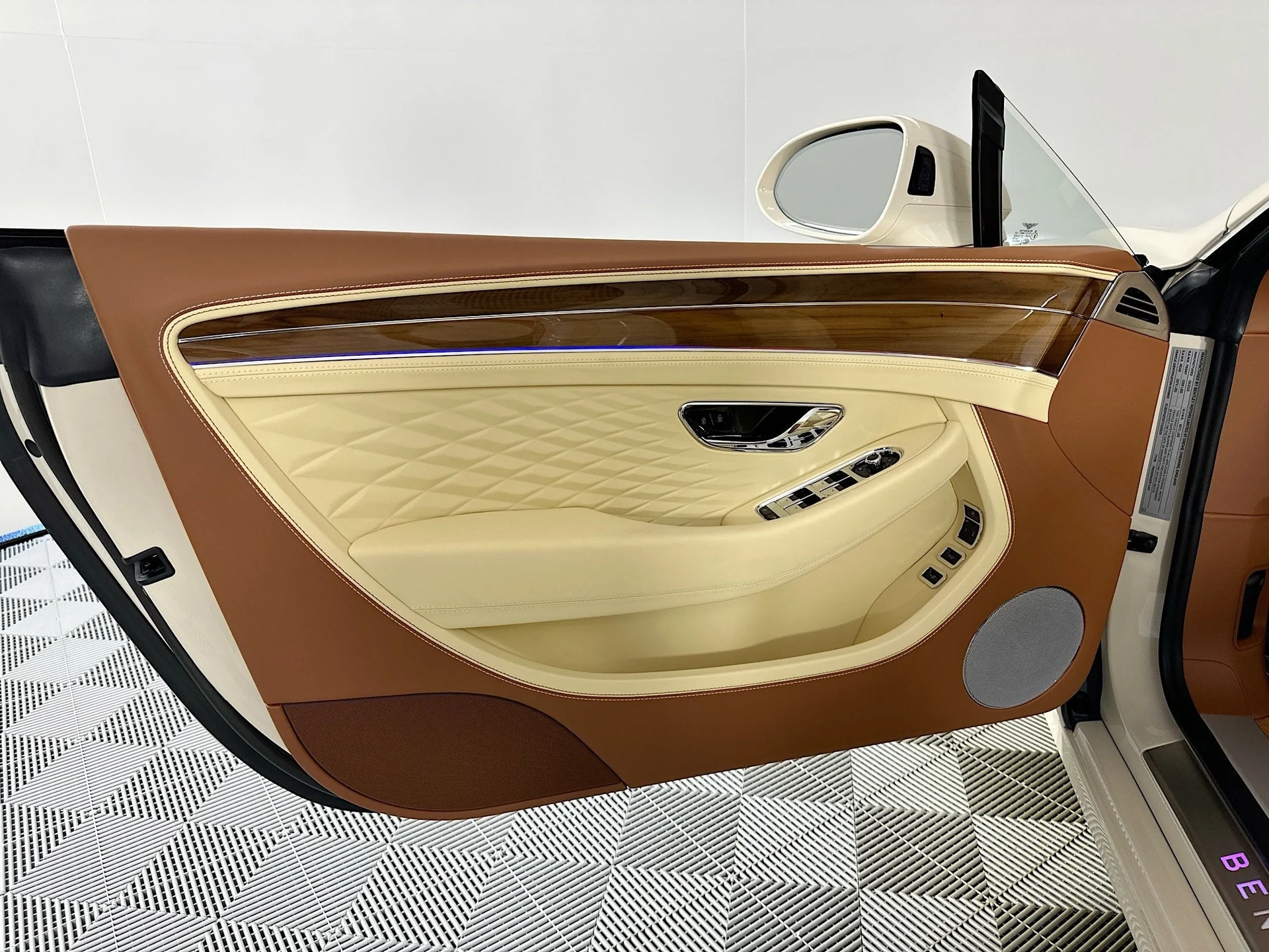 mph013_2870554809_14_6a201cd288