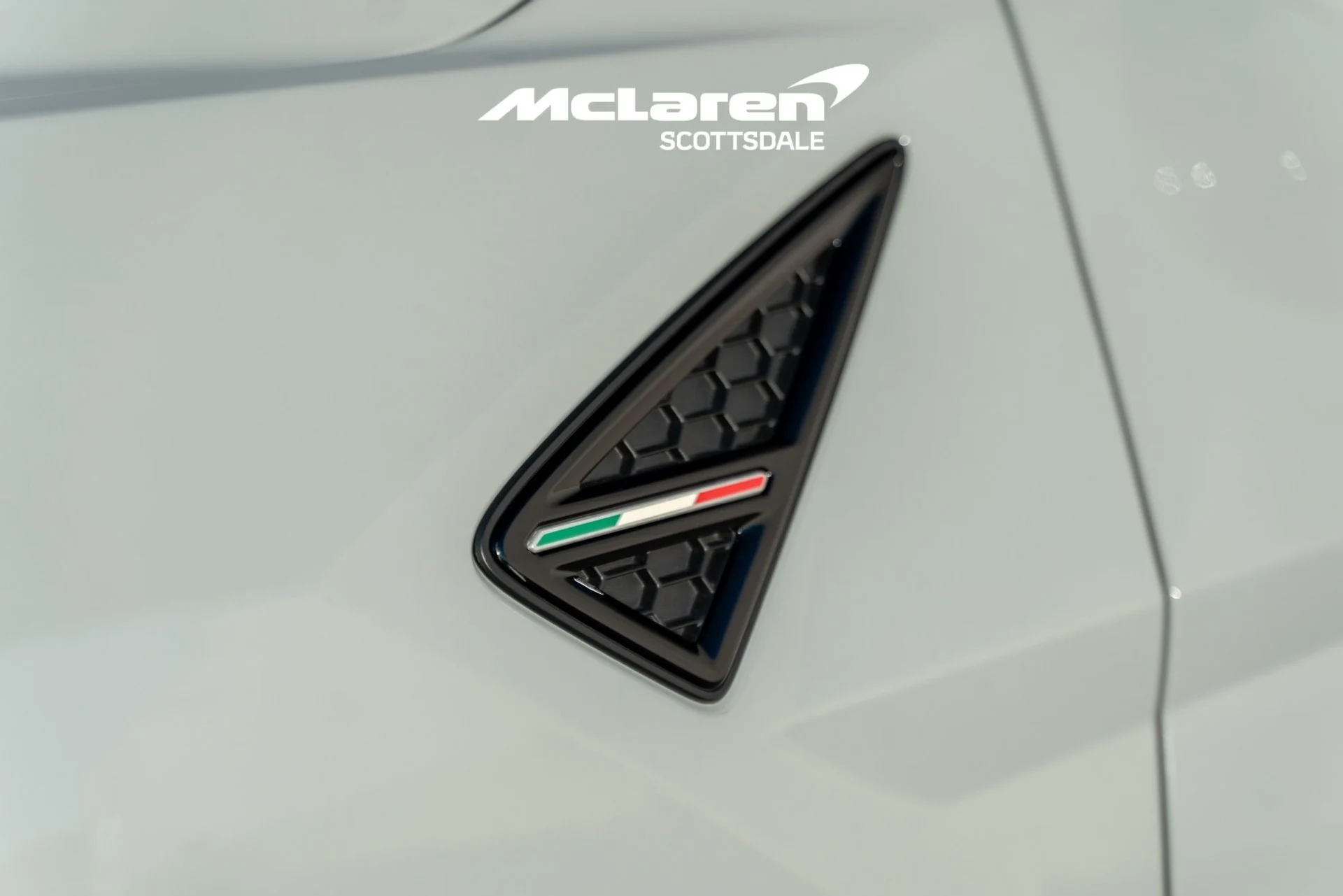 mph013_2871538460_Used_2021_LAMBORGHINI_URUS_1765671220_5a7ef60f89