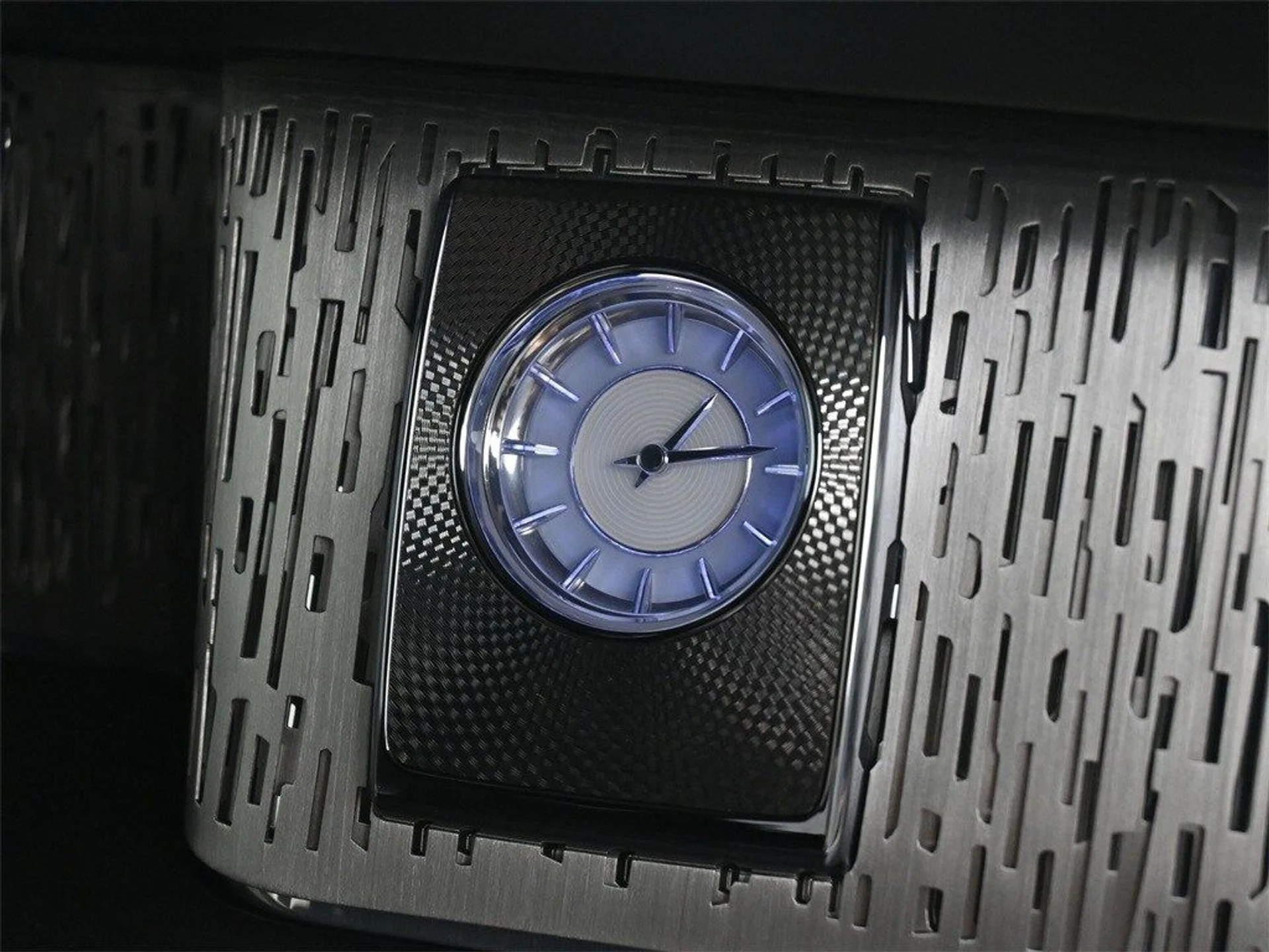 mph013_2872326893_38a0b9f1bd4061f99b5fe2954c71b417x_b6e909b897