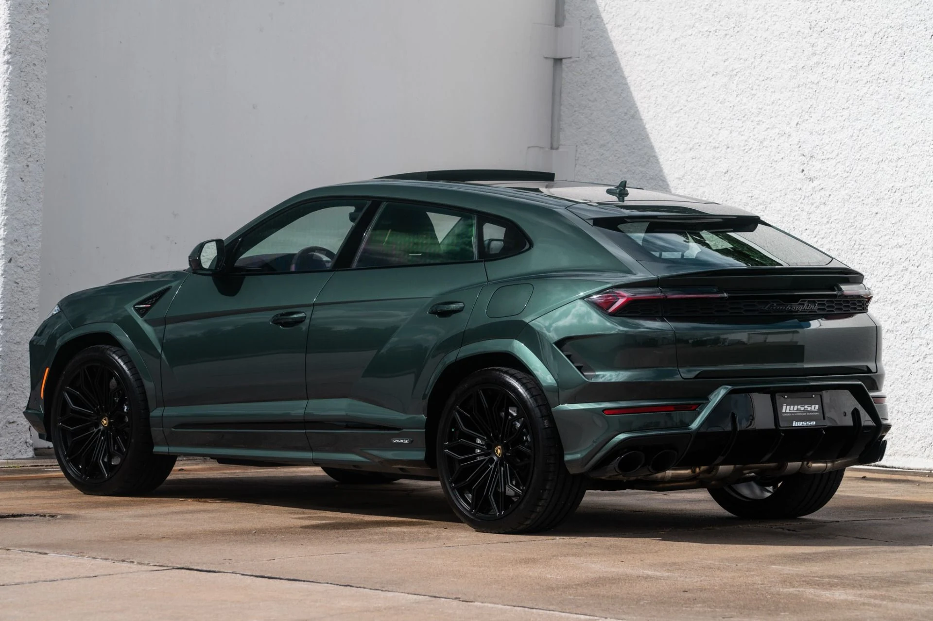 mph013_2873357993_Used_2025_Lamborghini_Urus_SE_1758739816_1745720ac7