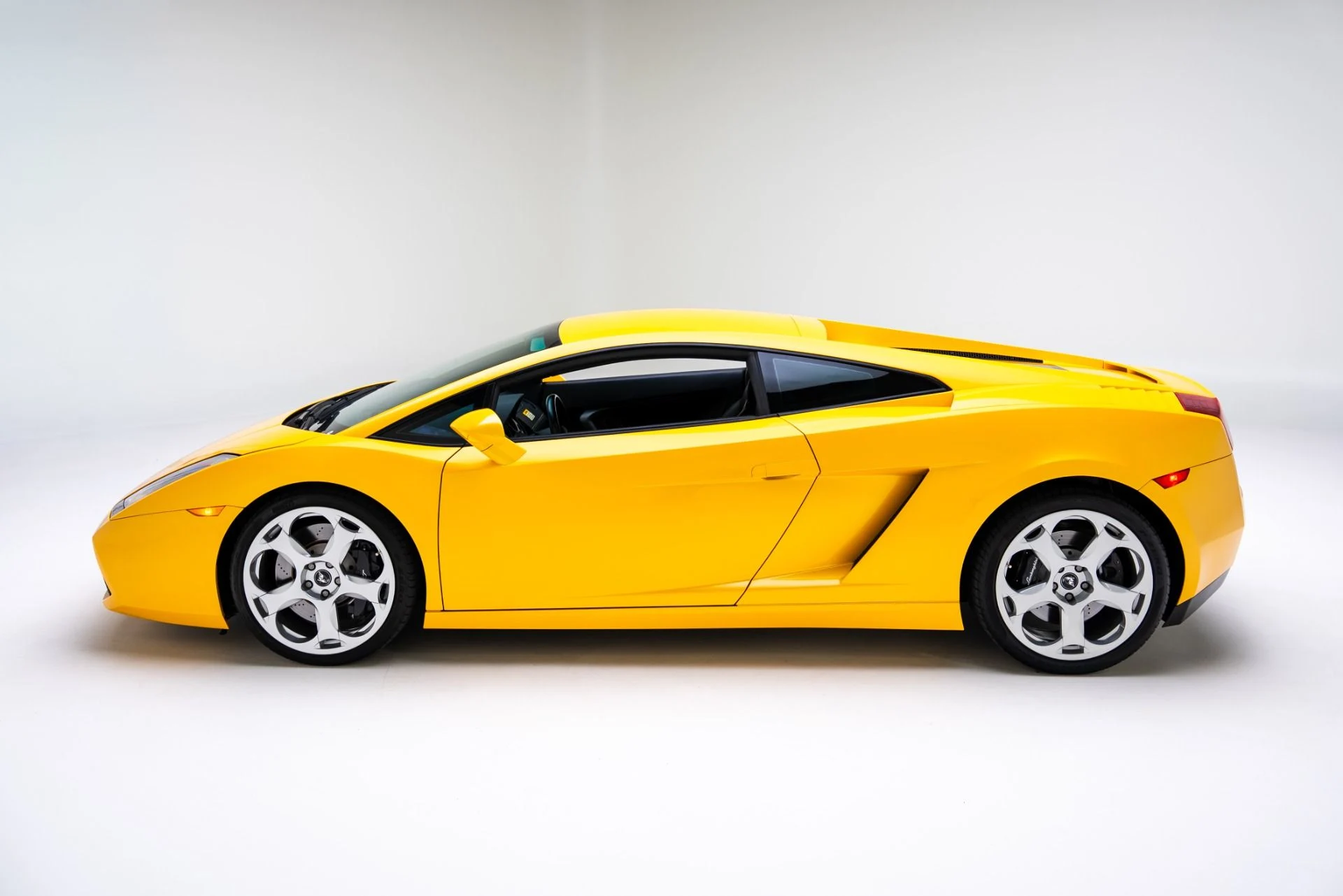 mph013_2875052968_Used_2004_Lamborghini_Gallardo_1769620363_4cfa290317