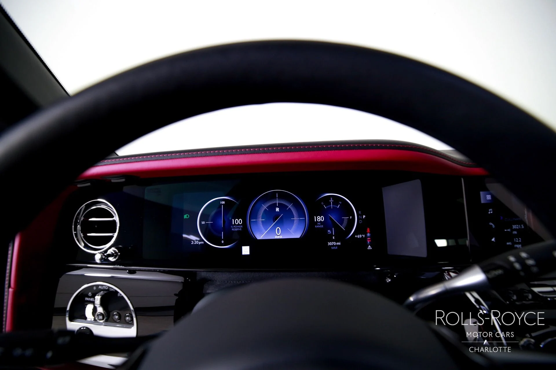 mph013_2878117757_Used_2025_Rolls_Royce_Cullinan_1757533744_eef237f4b3