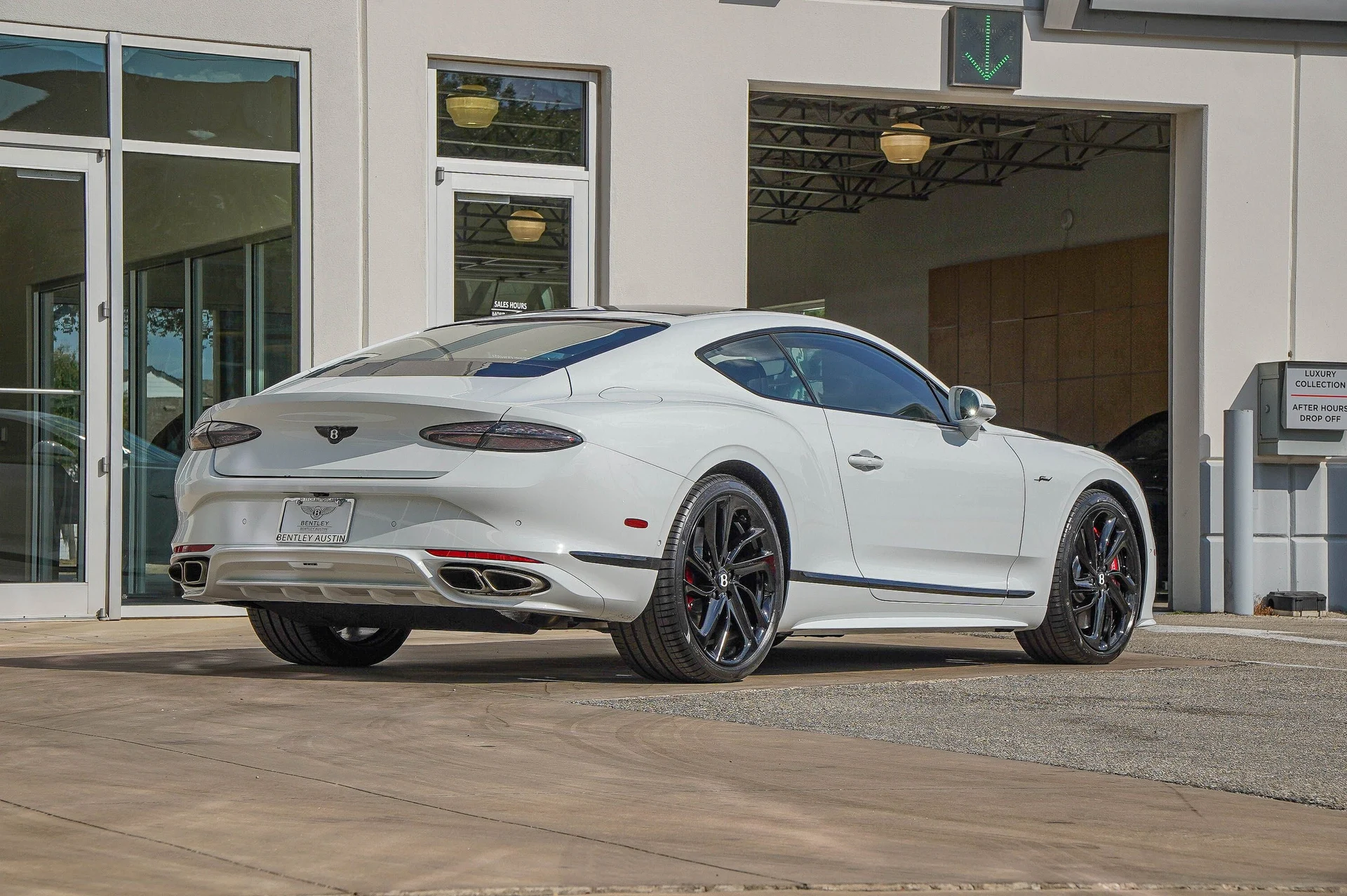 mph013_2879823122_Hi_Tech_Luxury_Imports_LLC_SCBCR_2_ZG_8_TC_024812_image_13_acc58f79d6