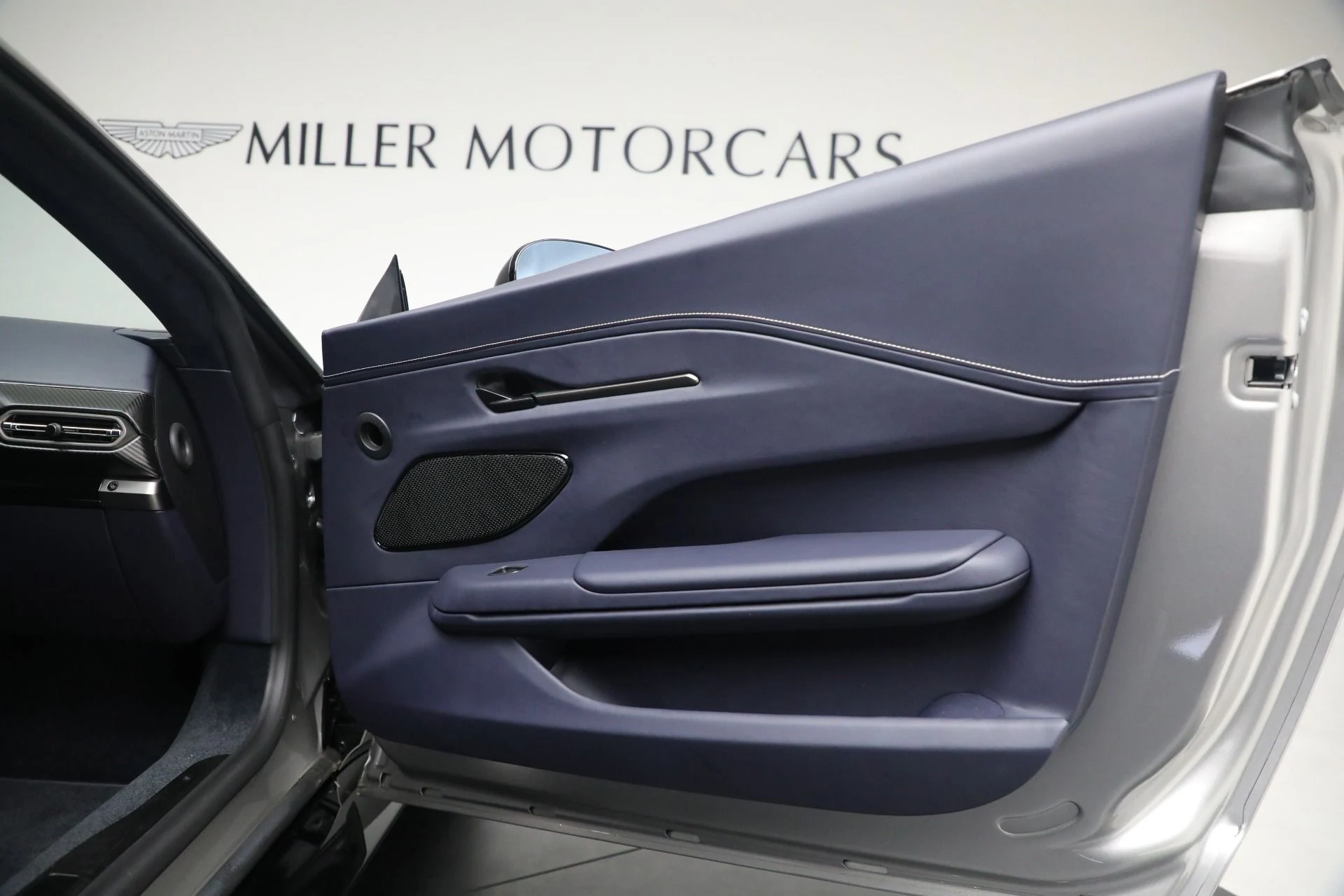 mph013_2880232126_New_2025_Aston_Martin_Vantage_0aa33d709d