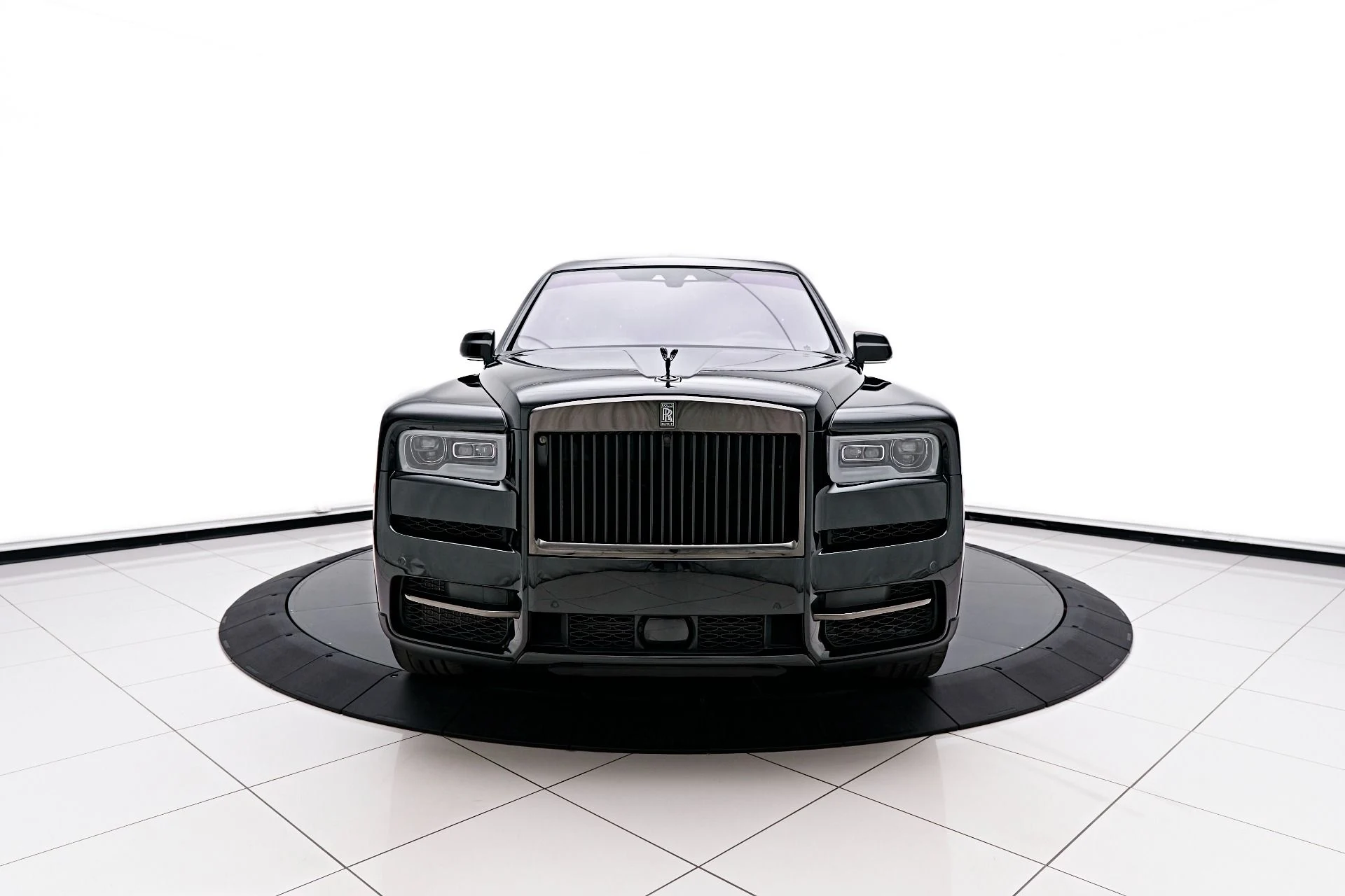 mph013_2882928594_Used_2022_Rolls_Royce_Cullinan_Base_1679686724_6c03bef910