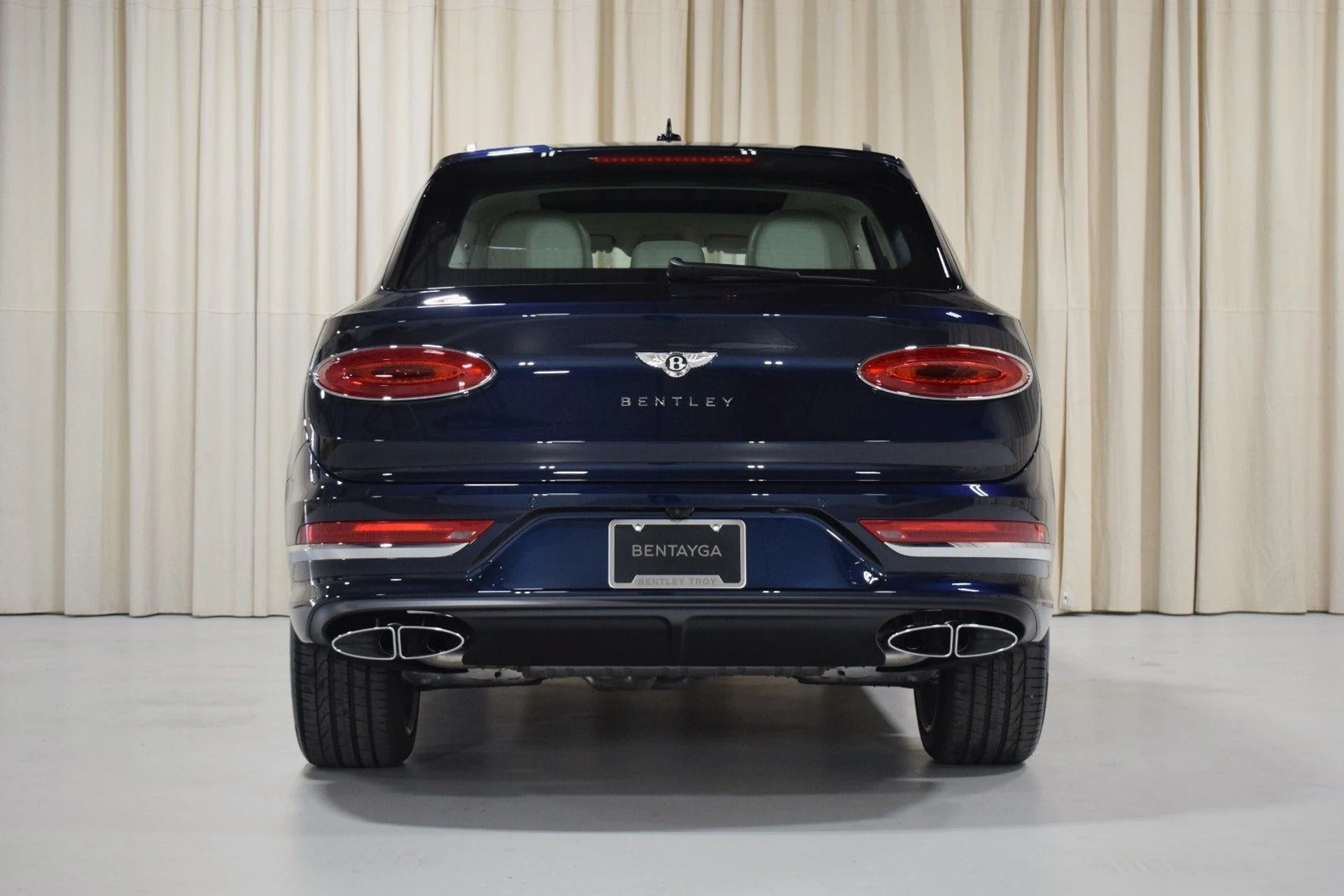 mph013_2891123571_29b4b664fd8046d90e771b039d54dbf8x_59a38be7aa