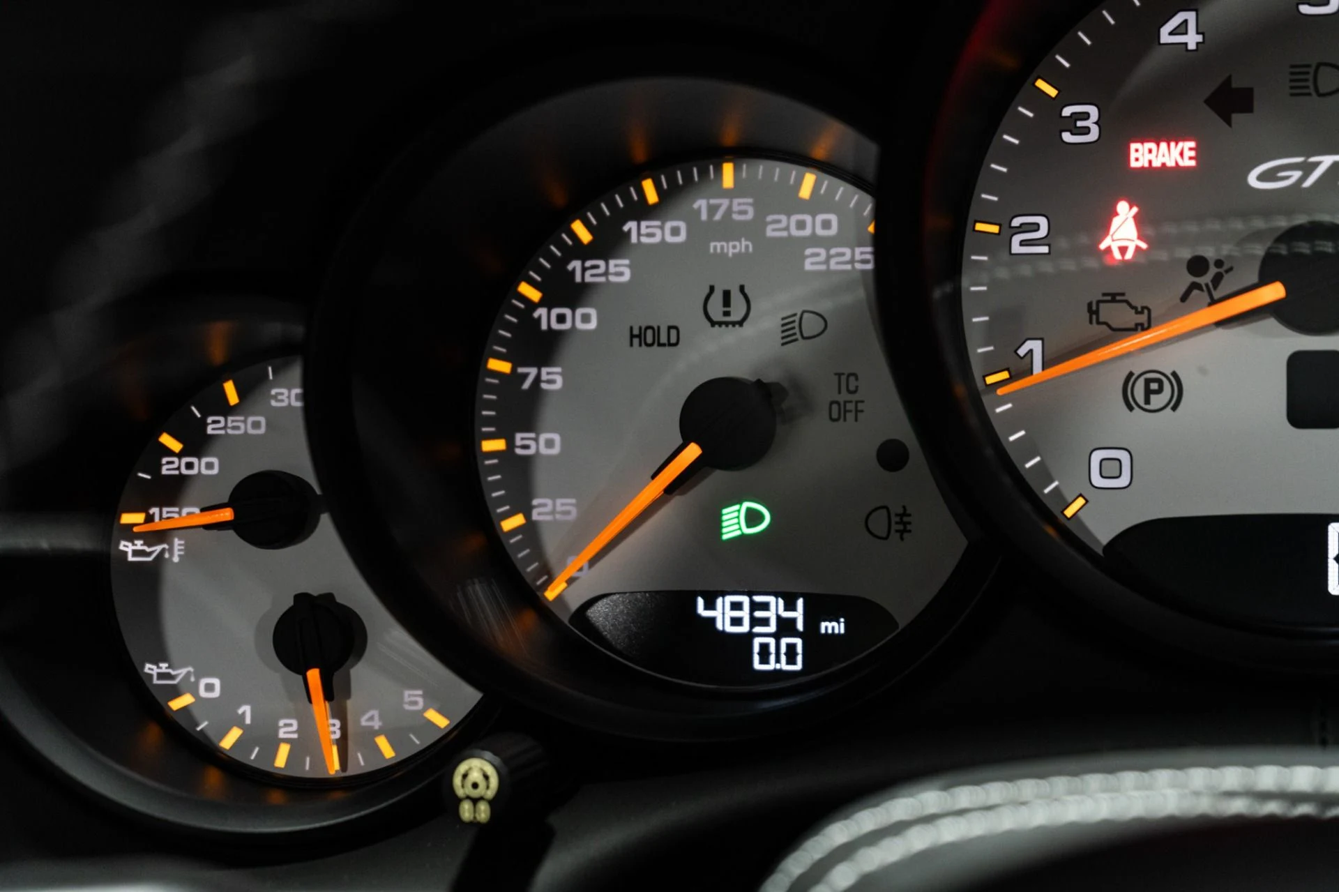 mph013_2895345954_Used_2018_Porsche_911_GT_3_Touring_1756161352_72e6087304