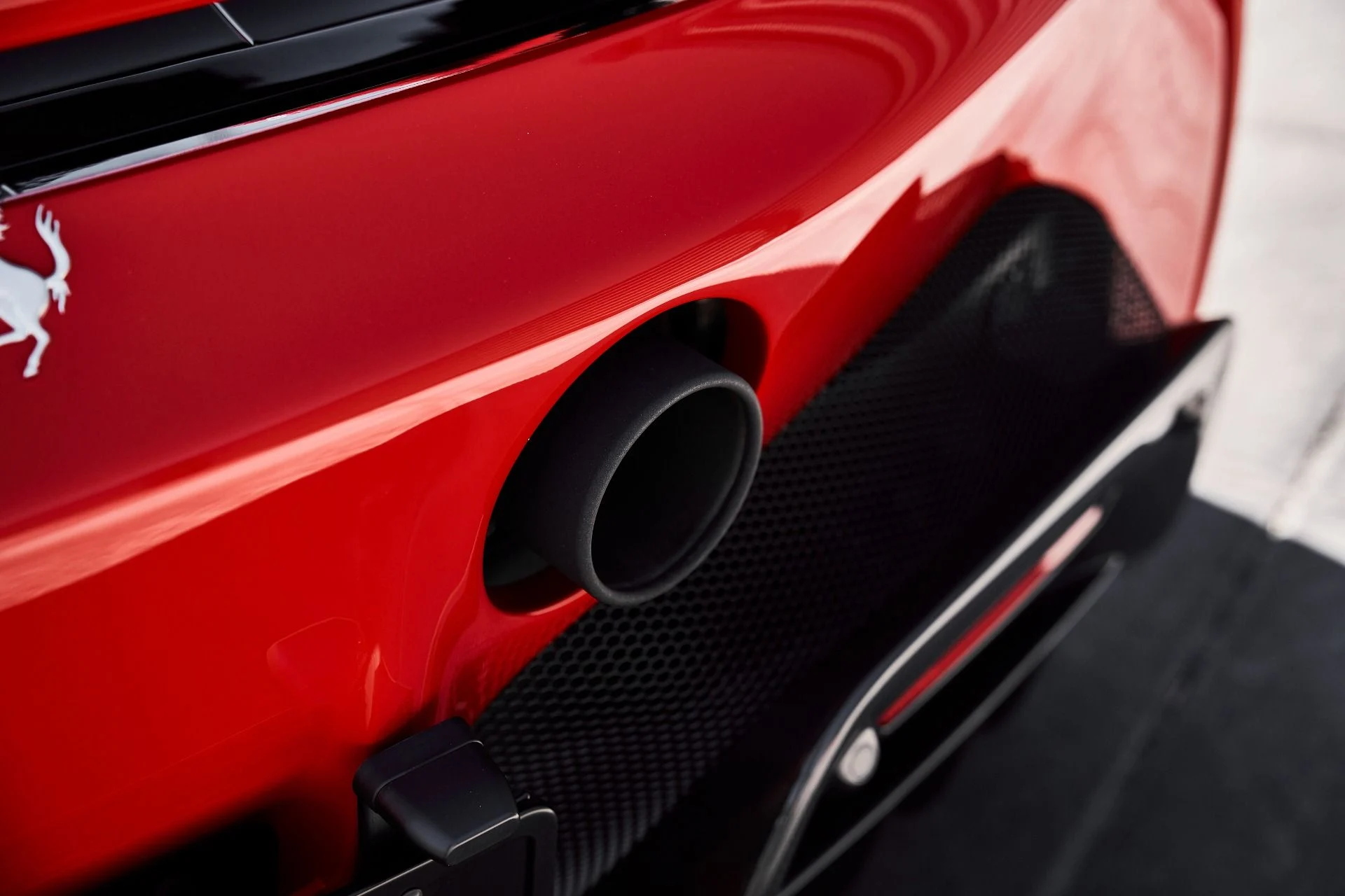 mph013_2898598833_Used_2025_Ferrari_SF_90_Spider_Base_1776296441_51039a40b8