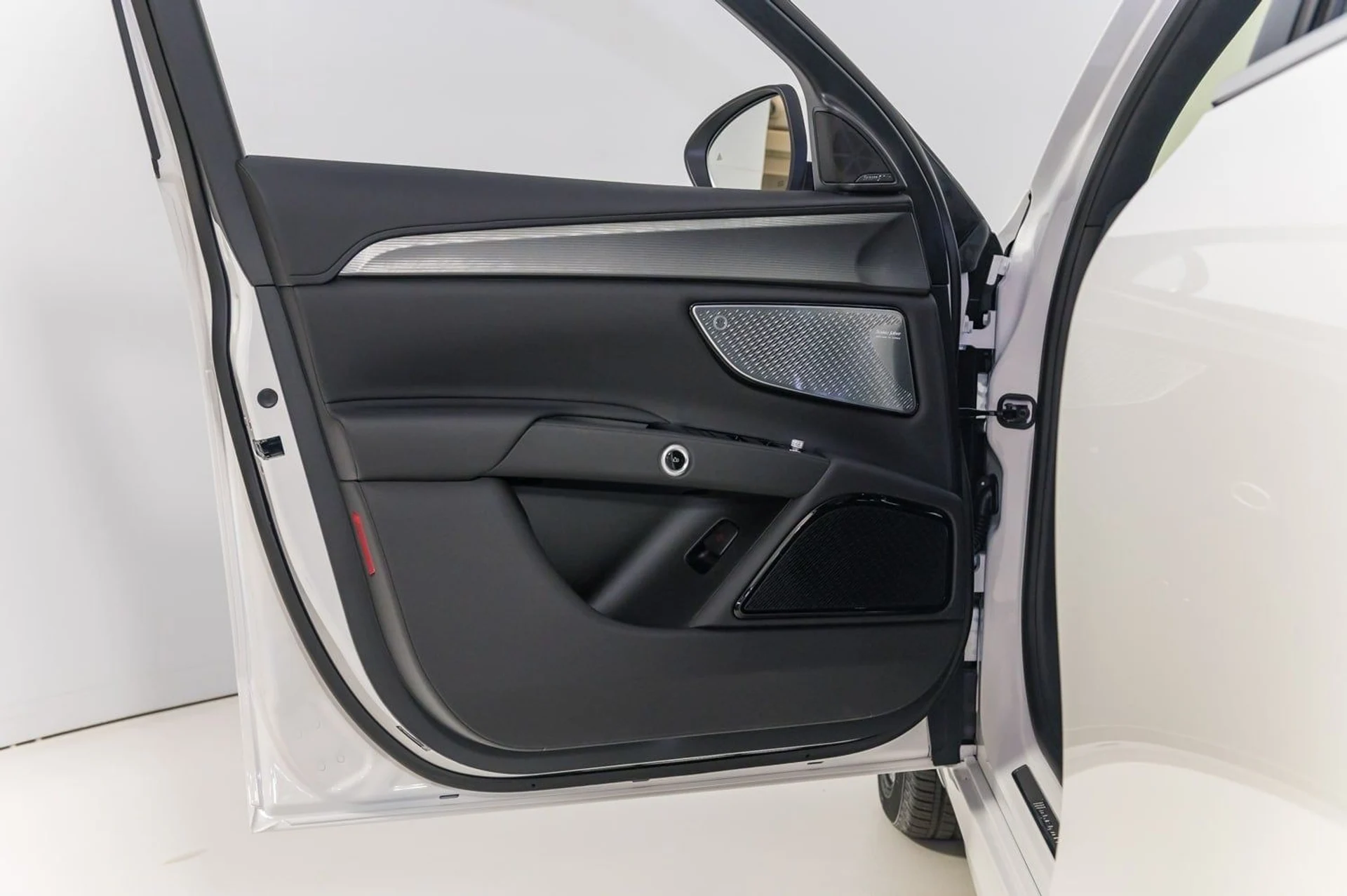 mph013_2899740934_e40ed5949cf0933e646c41865a4f3ca6x_acc441602b