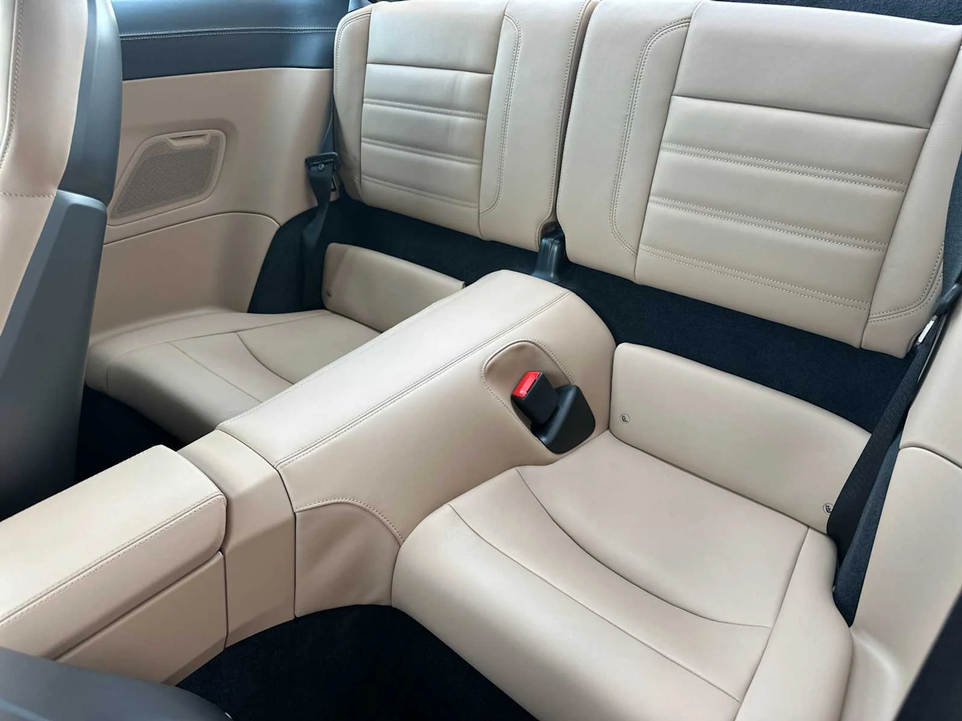 mph013_2899820488_32e69977019a8e4244d4e2ea5da1439bx_1d7f971211