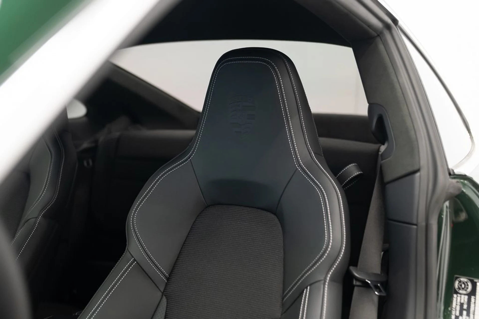 mph013_2907823828_porsche_911_2026_a1f2687574