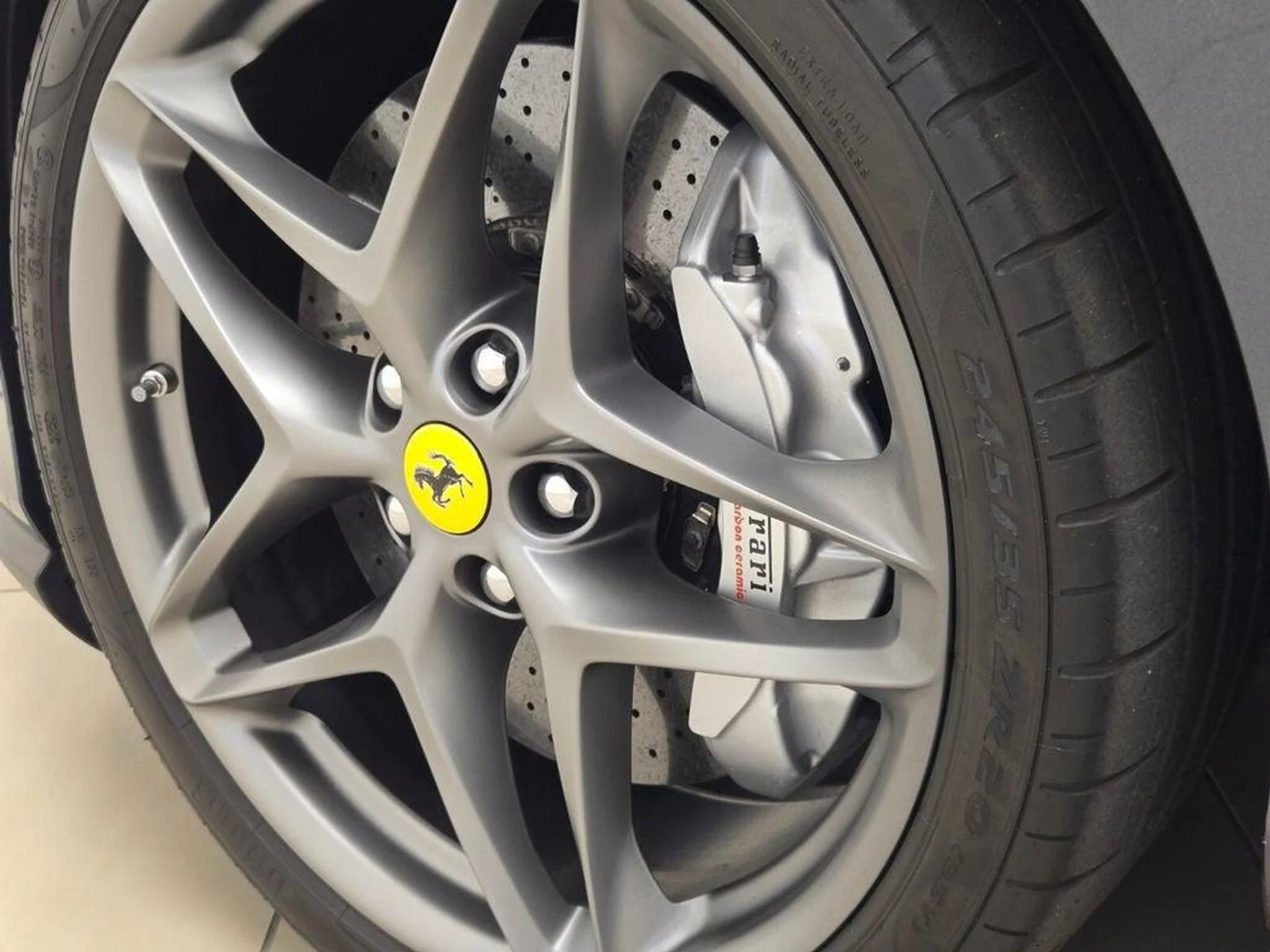 mph013_2908149500_Used_2024_Ferrari_Roma_1778171807_29332c70f9