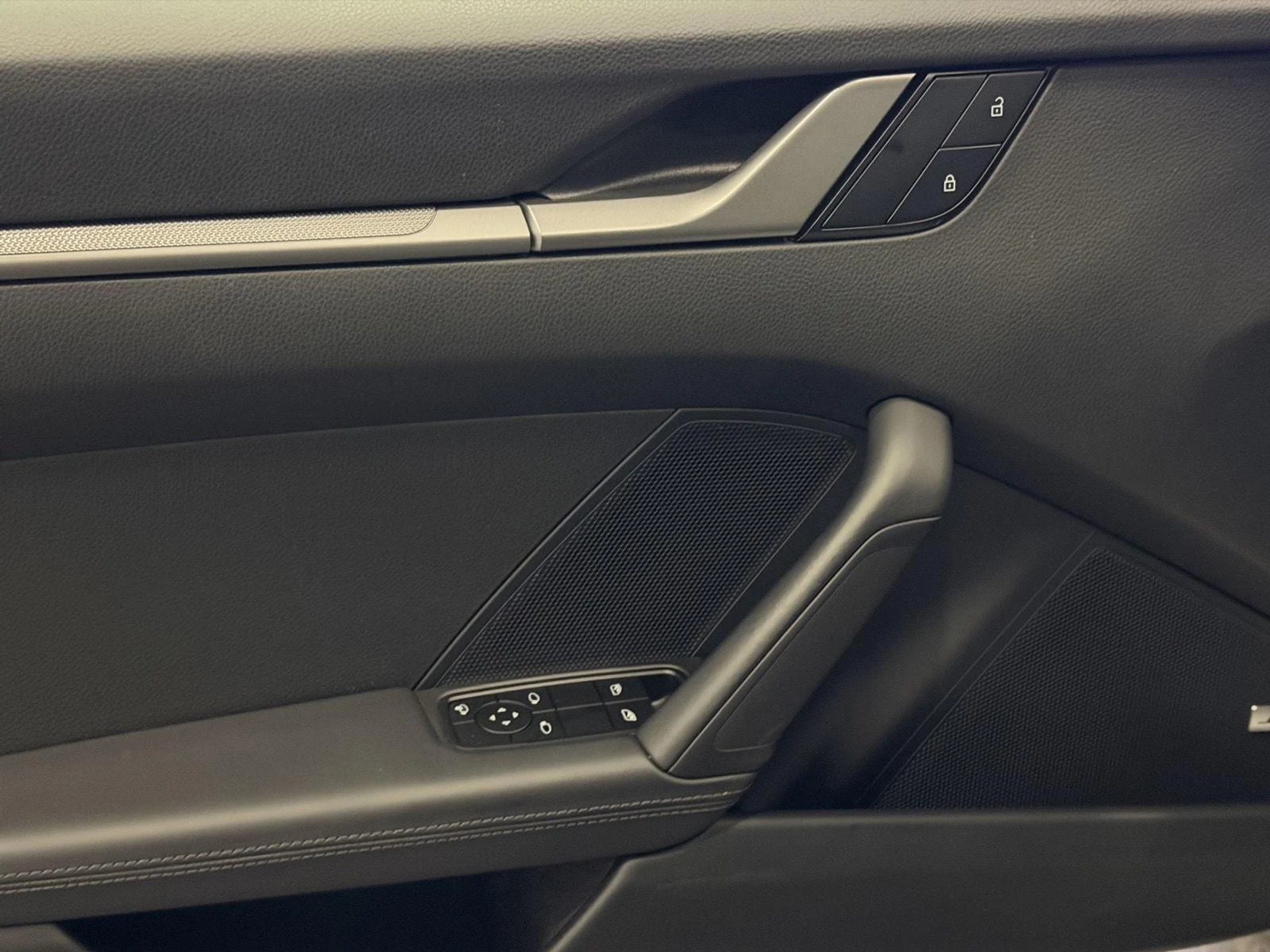 mph013_2908955935_12c006ec68115e9afd4027a8470180e6x_3b20ae4d65