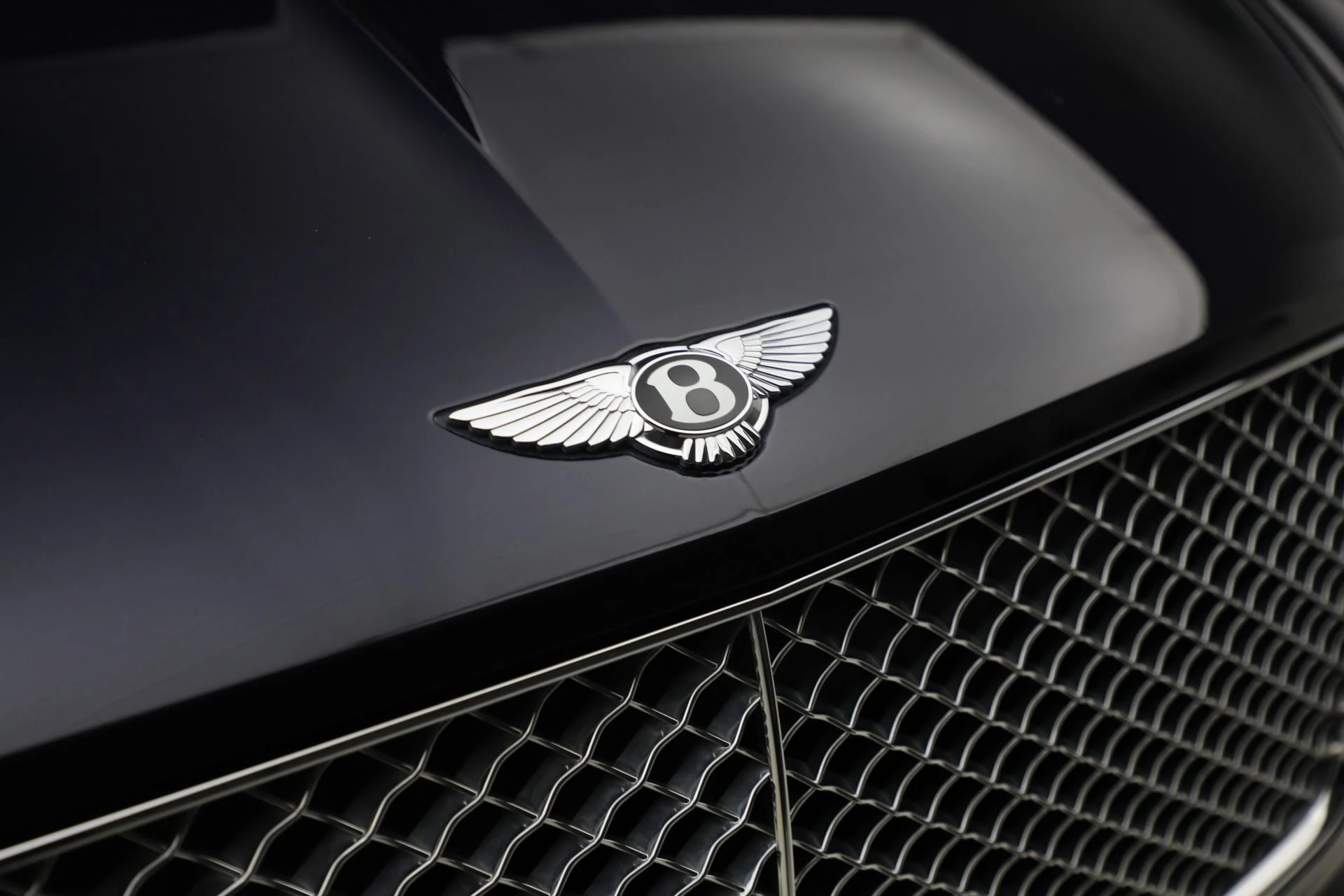 mph013_29105615_Used_2021_Bentley_Bentayga_V8_292e7d6a09