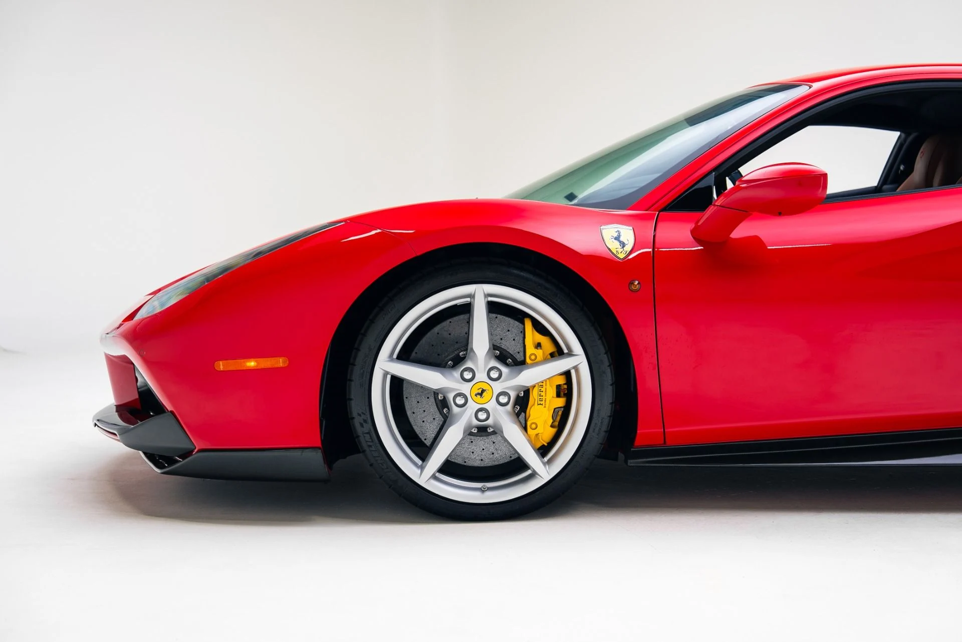 mph013_2914325272_Used_2018_Ferrari_488_GTB_1767046260_bc771dee29