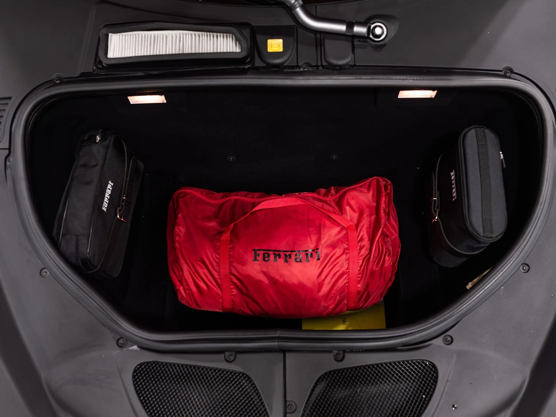 mph013_2916884082_13285_p14_l_9f7a0f3def