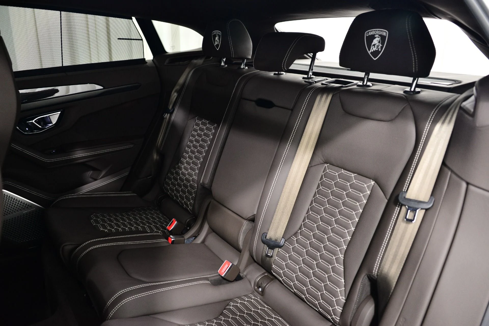 mph013_2919549585_Used_2022_Lamborghini_Urus_1749586706_fef6baba00