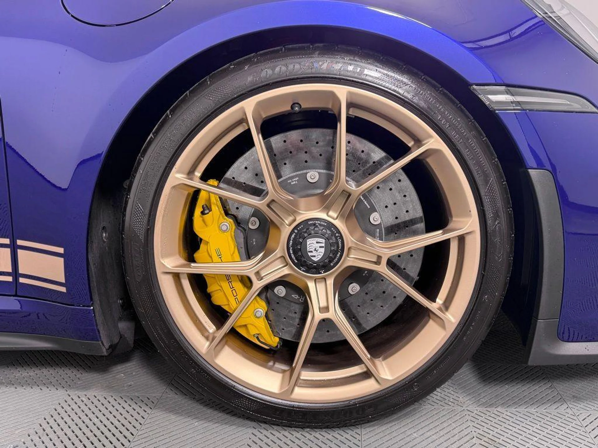 mph013_2922231235_mrj_Y_Gf_I_Wqw9hy_OL_0_A_Axwon_n_LQA_f90606a368