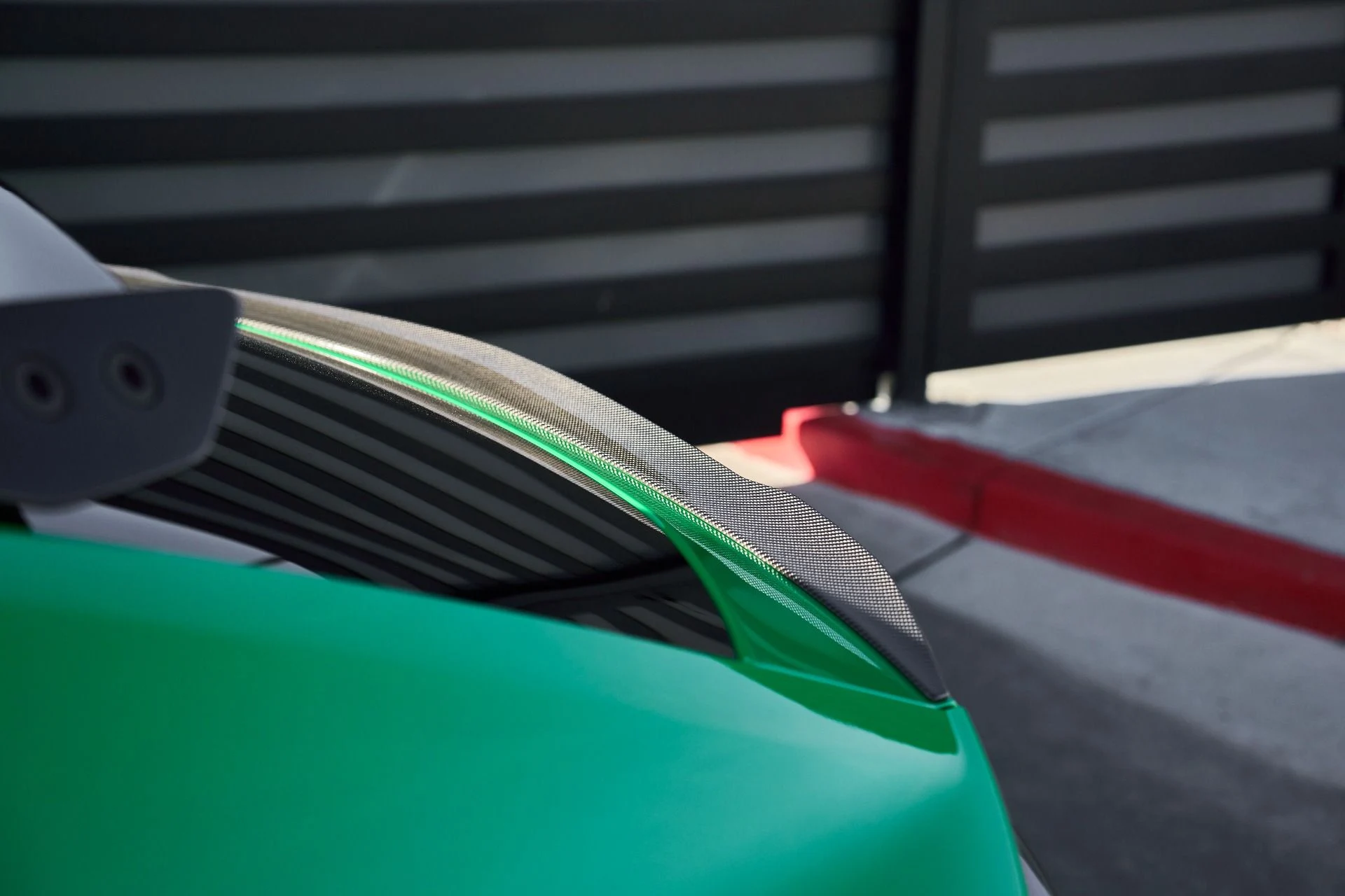 mph013_293714208_Used_2024_Lamborghini_Urus_Performante_1764124745_7fae7d9f96