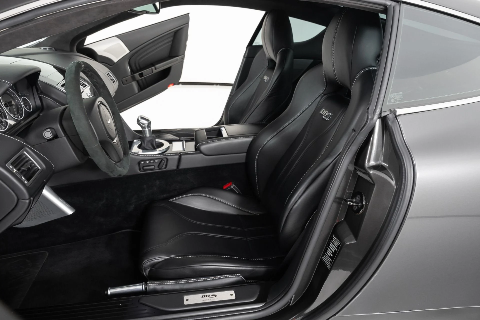 mph013_2938039339_Used_2011_Aston_Martin_DBS_1701890213_f23877046f