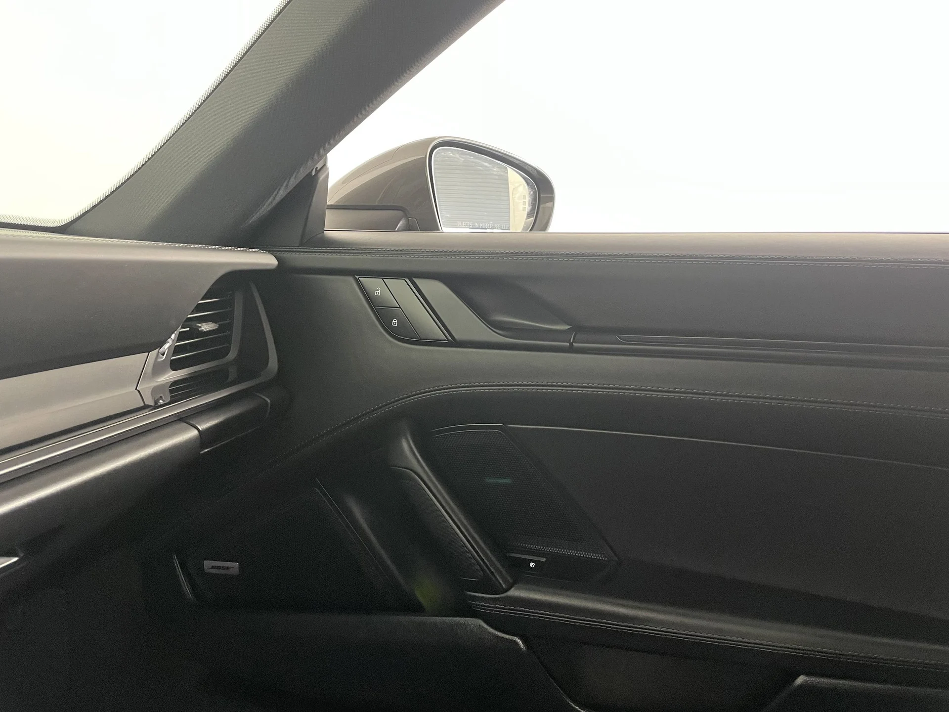 mph013_2958120100_d34a010247d198b270f15baa8290e583x_9c1011c518