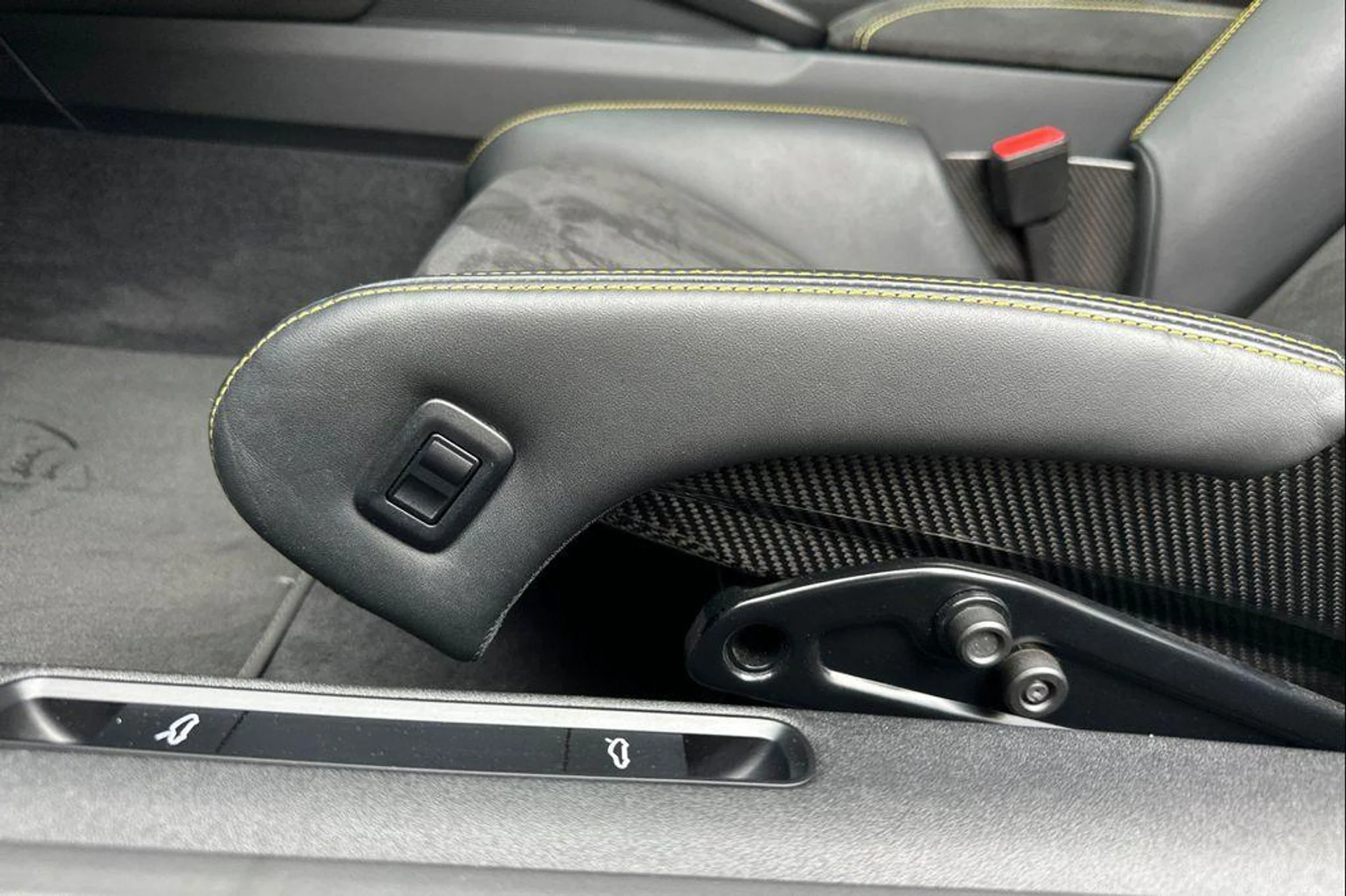 mph013_2959244775_p_J6r3_J_Eriuilt_OK_Ac_XS_Bvv_Ck_Sx_A_31f1112222