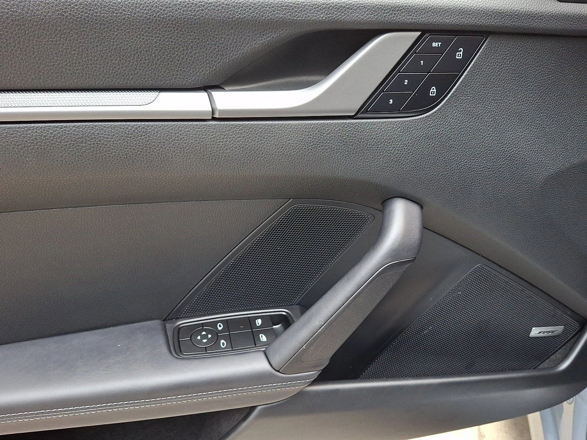 mph013_2972040693_1908f11fc6d68e85bded6d23773d3ab4_398aa6f0ab