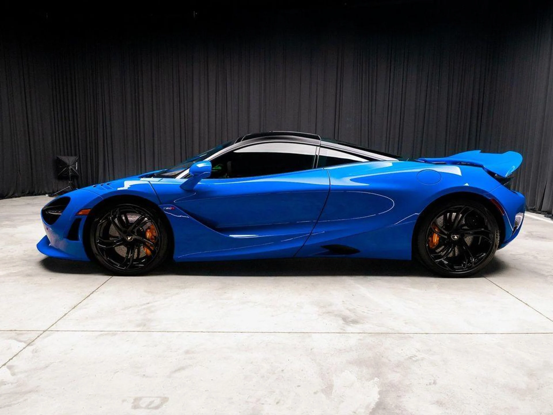 mph013_297231184_osy8d_C9_VF_r_W_Xsg_S69p_H6k_ZGSI_e1c041f327