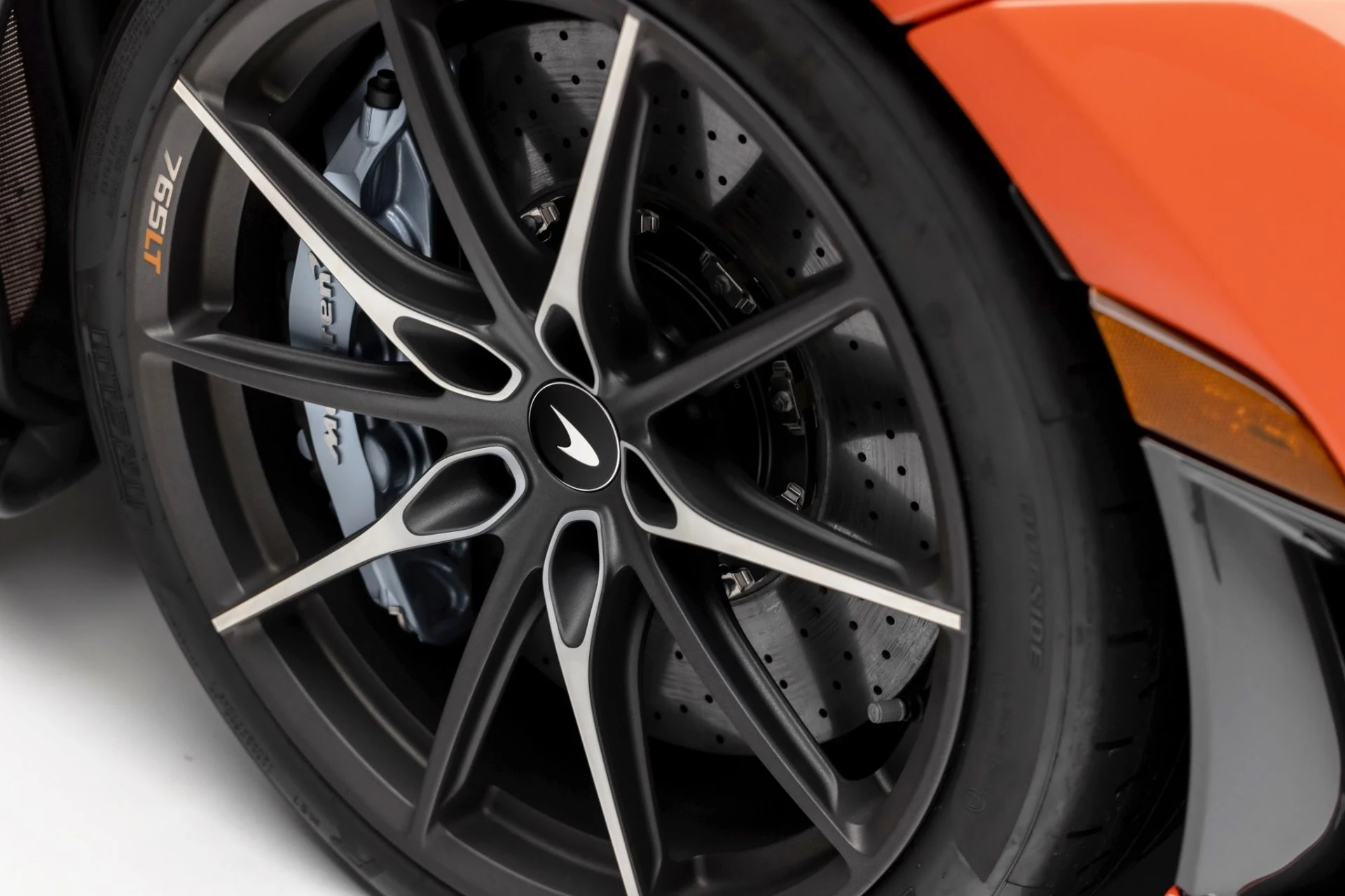 mph013_2975865913_Used_2021_Mc_Laren_765_LT_1760728130_49881e9407