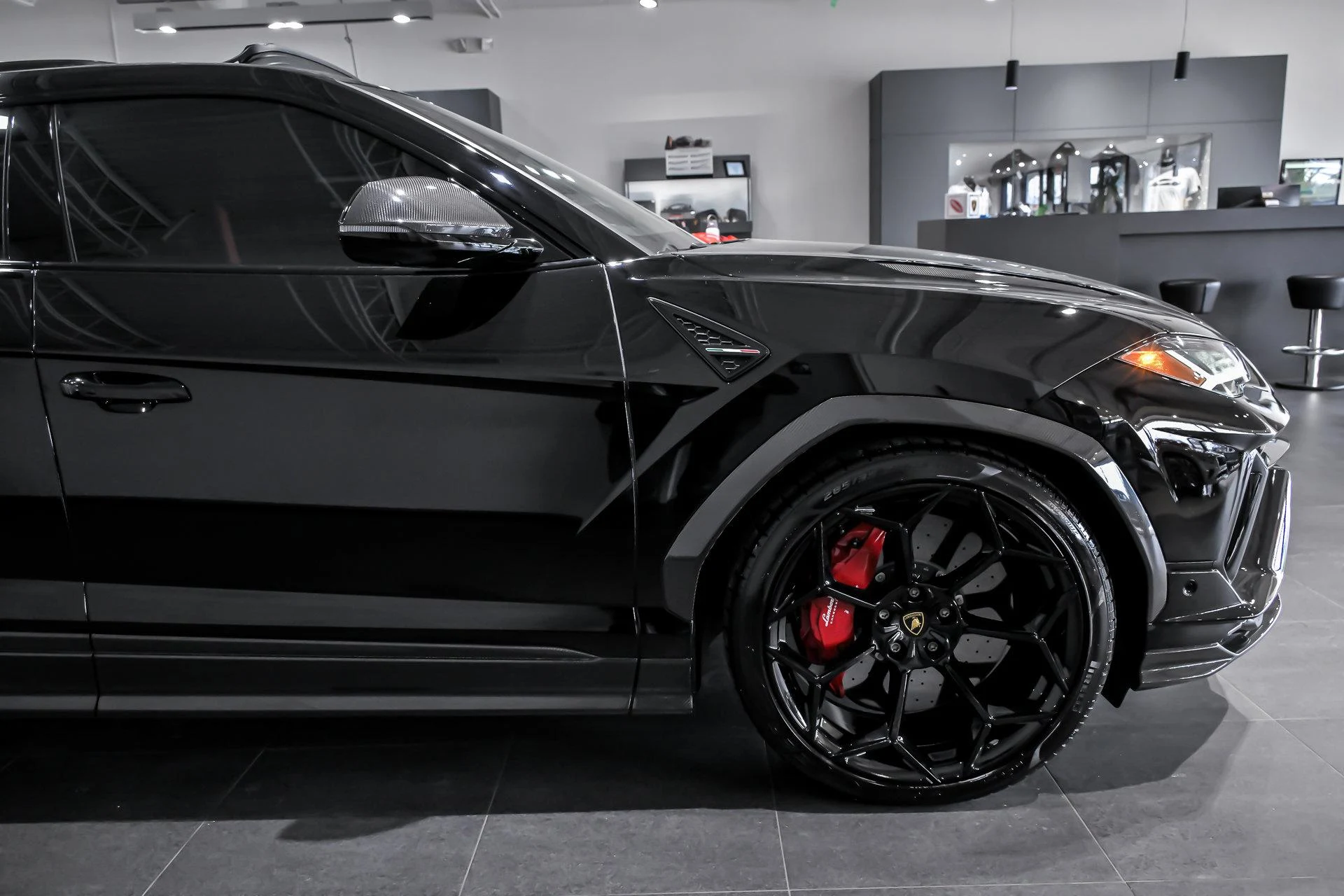 mph013_2977747941_Used_2023_Lamborghini_Urus_Performante_1765794838_0ce31e751a