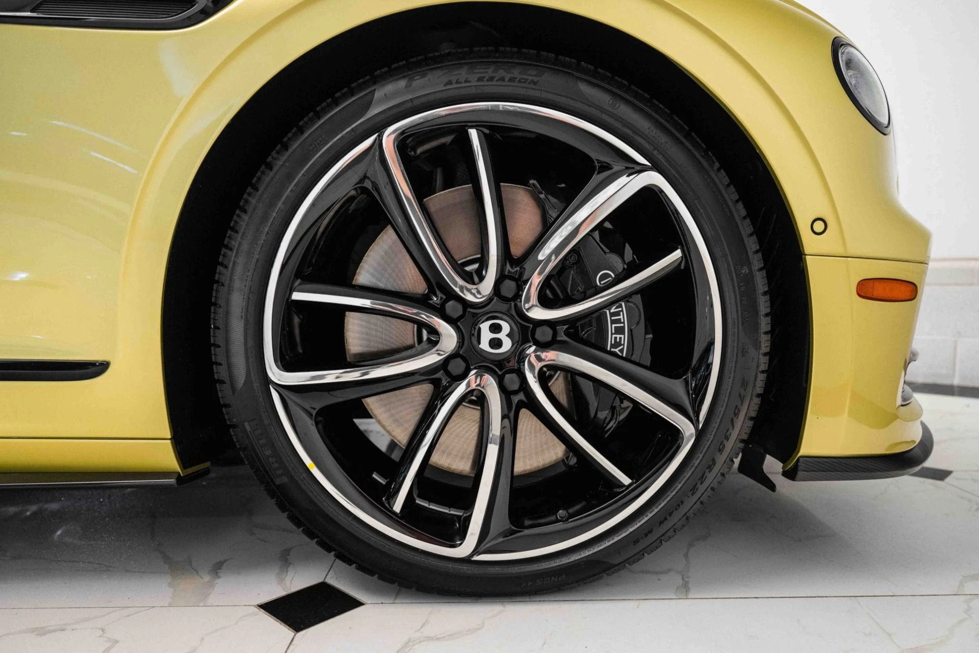 mph013_2978418531_Used_2024_Bentley_Flying_Spur_Edition_8_1721508195_032262aa24