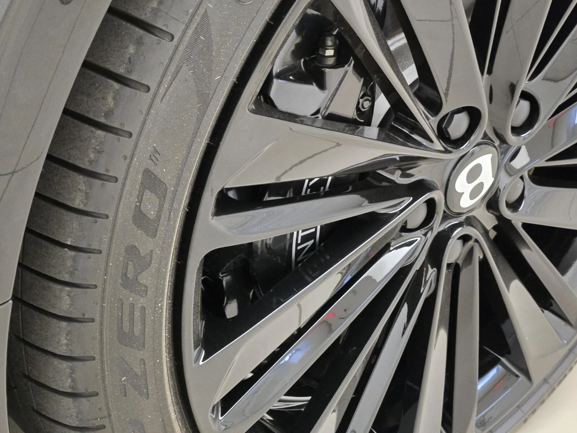 mph013_2980736595_Used_2024_Bentley_Continental_GT_Speed_1777356121_6304f46b2f