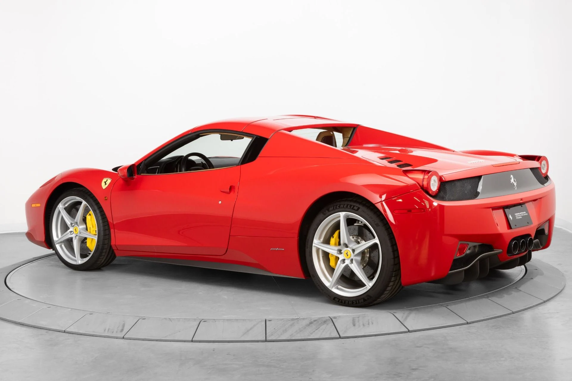 mph013_2986430208_Used_2014_Ferrari_458_Spider_1781623433_47a7f85831