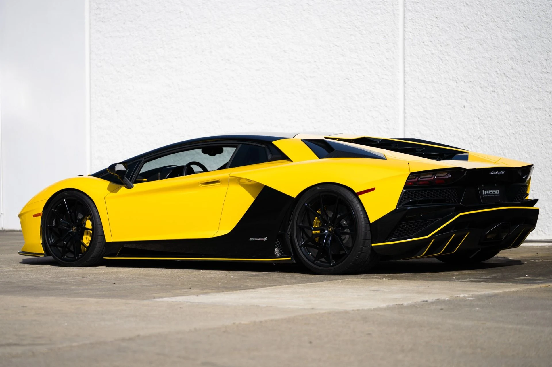 mph013_2988590239_Used_2018_Lamborghini_Aventador_S_LP_740_4_S_1761083362_4312be29ed