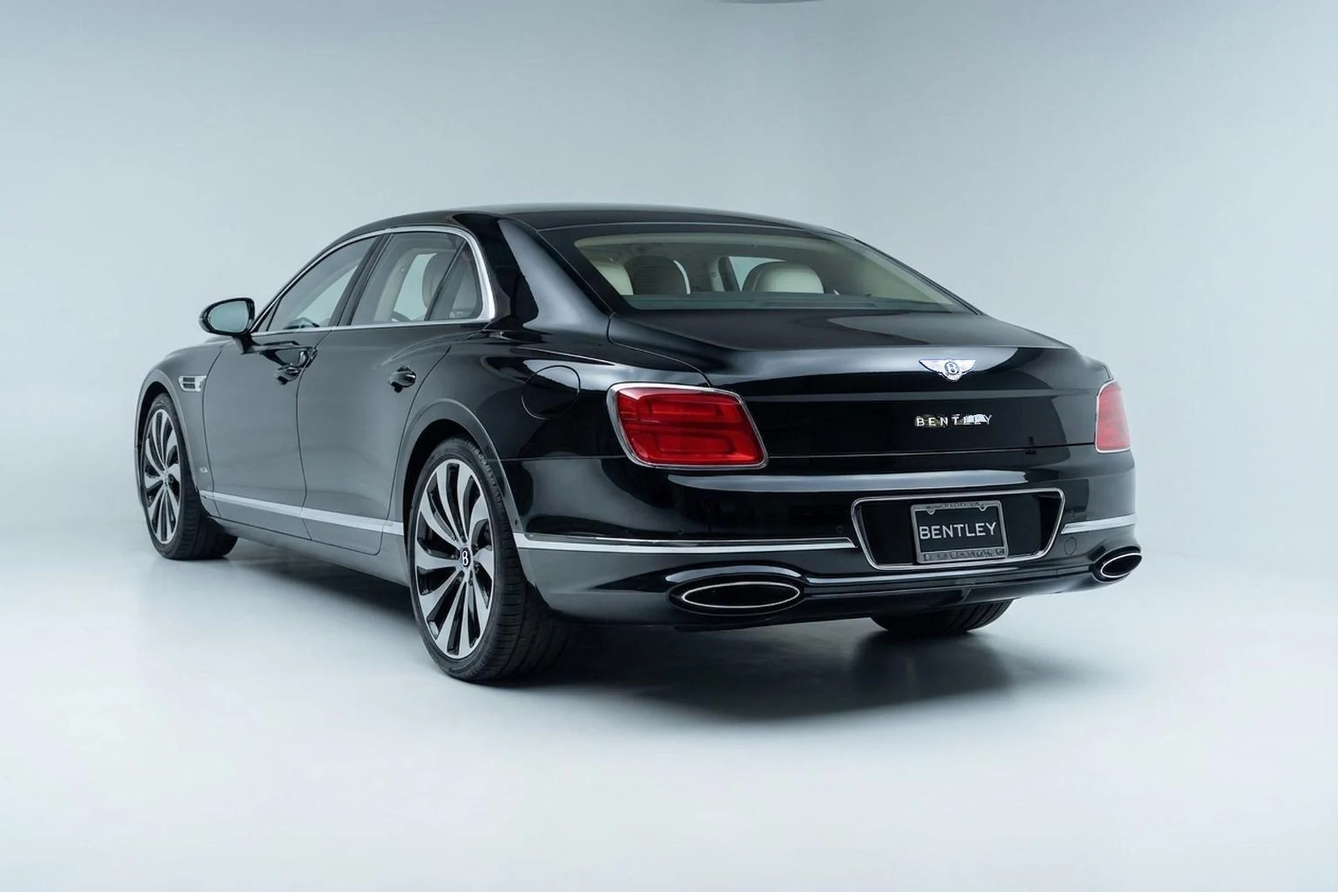 mph013_2989255026_503863234_69bc28bde818c0e0bbc2c0f8_2bcb49f905