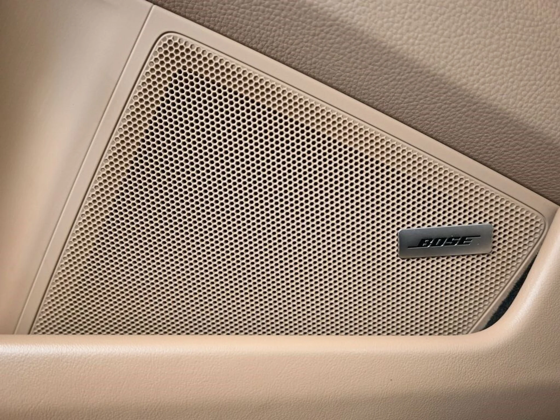 mph013_2989257206_a1594b083fb7f18f537f322234ea01ebx_8e8c99c227