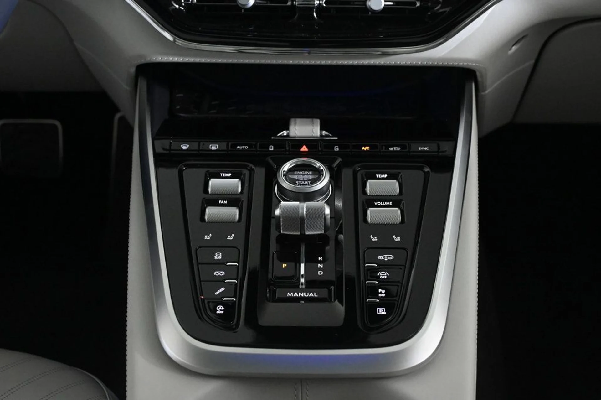 mph013_2993000050_new_2026_aston_martin_dbx_707awd_11350_22965901_13_1024_4296f45410